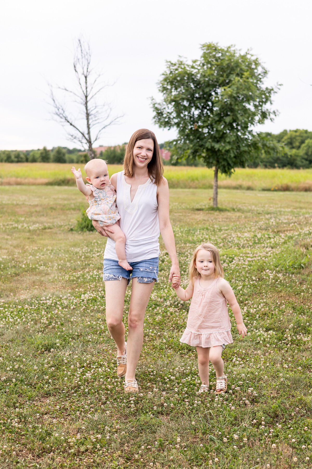 outdoor_lifestyle_family_photography_session_Frankfort_KY_photographer