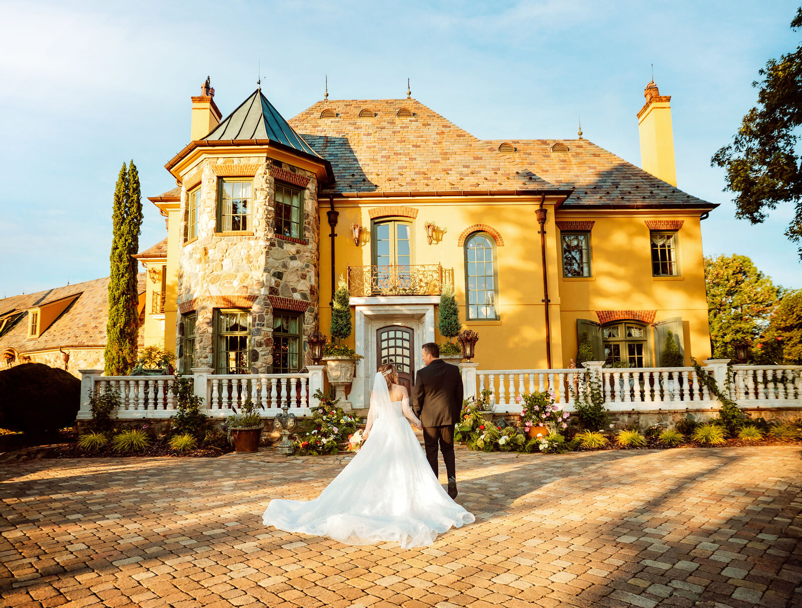 Le Chateau De Couer in Shelby NC wedding couple elopement photography 