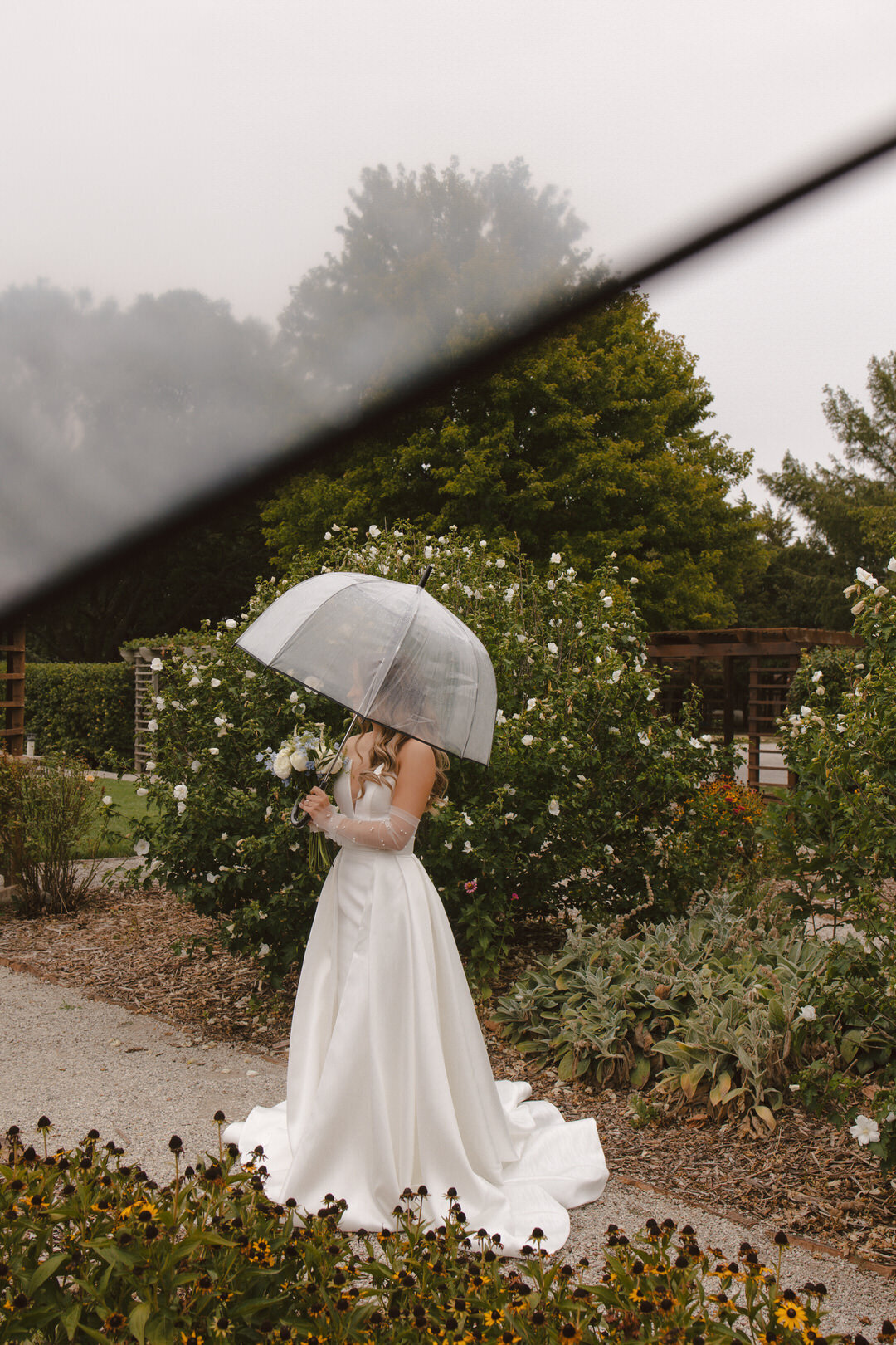reuben-wedding-teasers-prairie-hill-vineyard-kayxbee-27