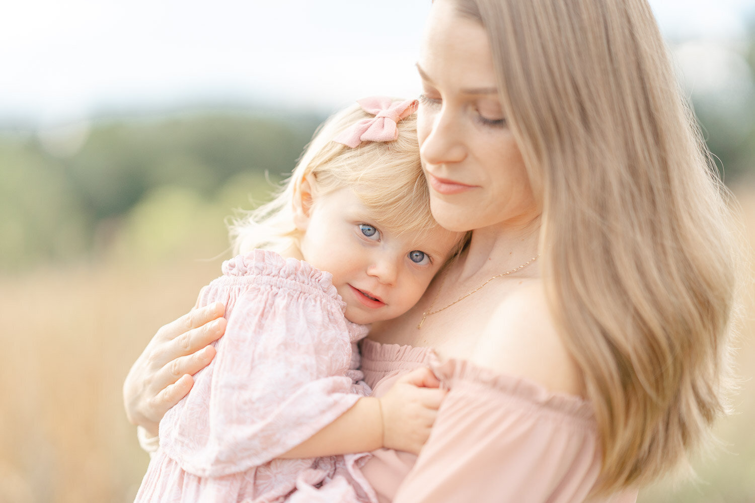 daughter hugs mom during Loudoun County, VA mini session