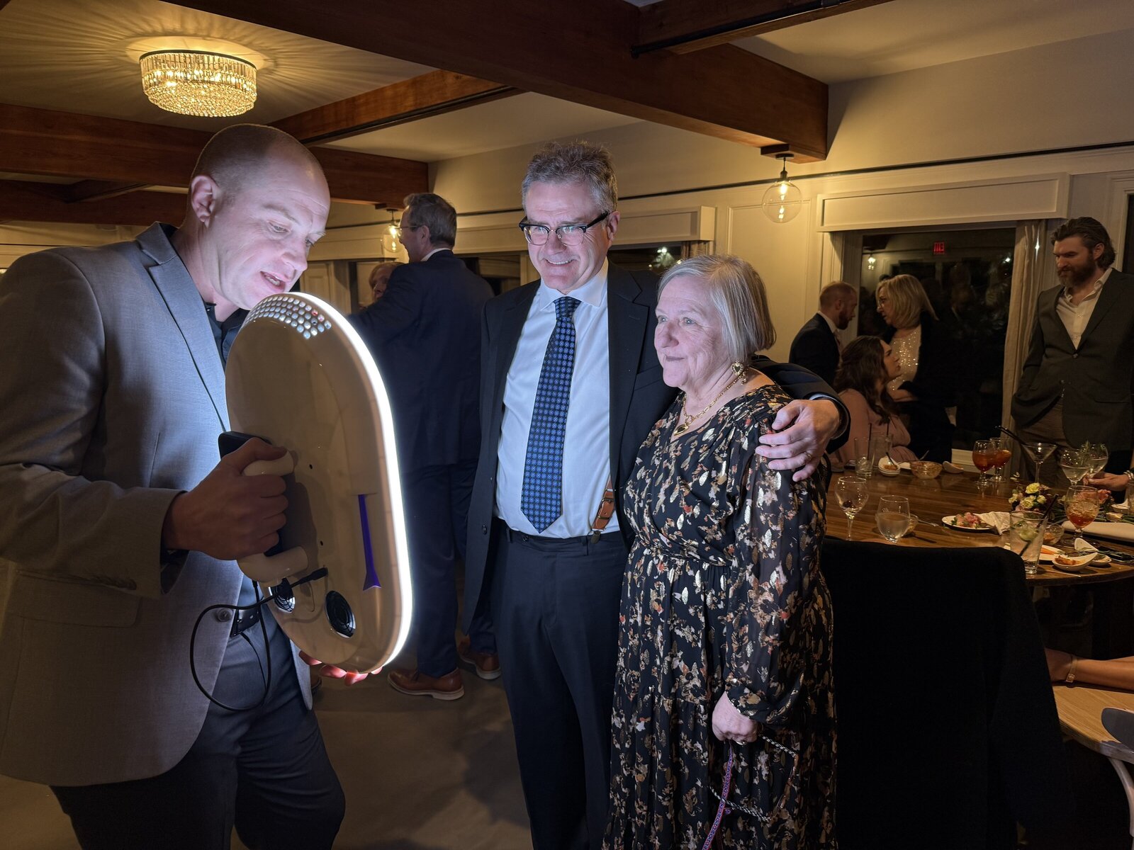 wedding-guests-photo-booth-hampton-ct