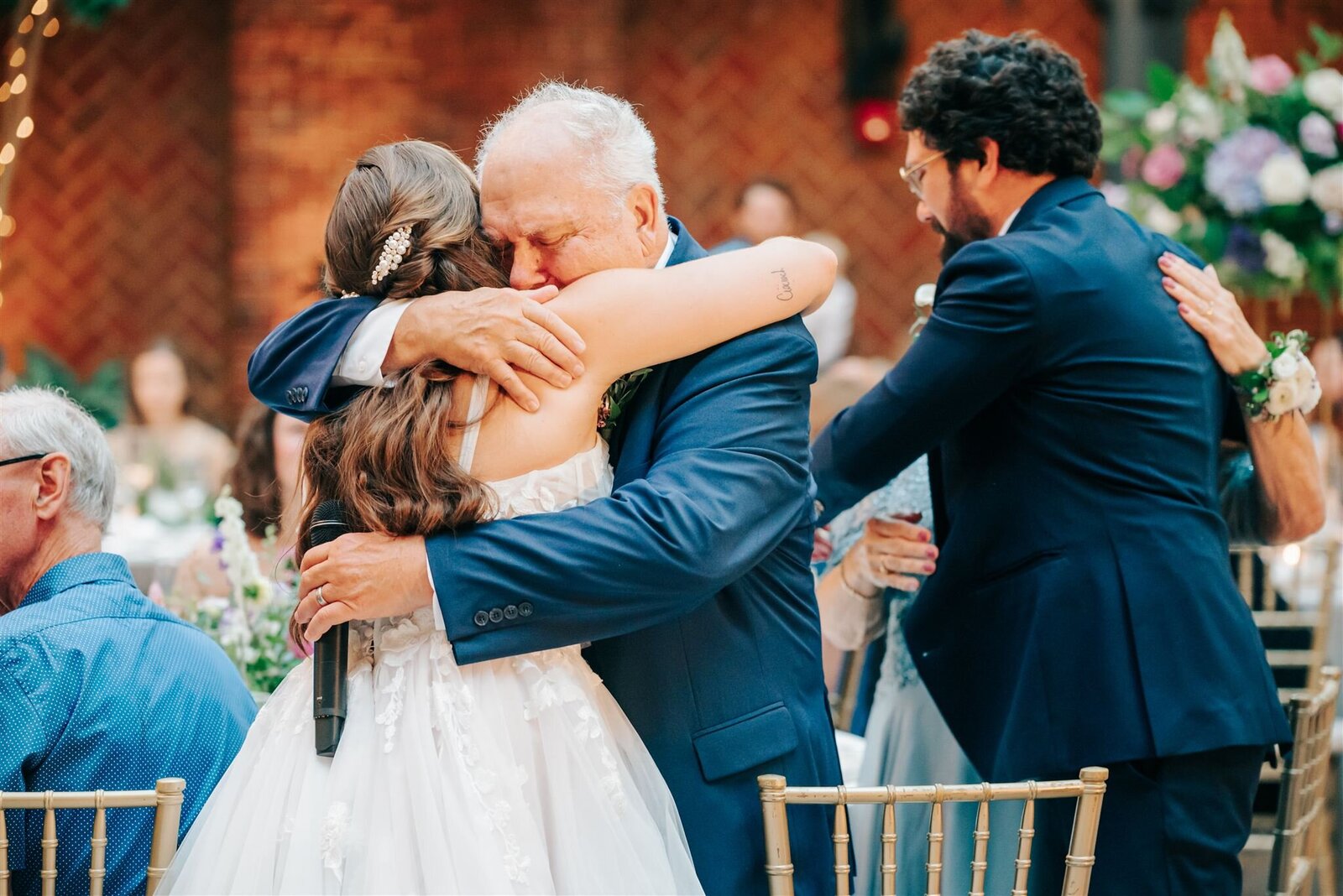MICHIGAN-WEDDING-PHOTOGRAPHER-CAPTURED-BY-KELSEY-SAINT-JOHNS-RESORT-ACD-156_websize