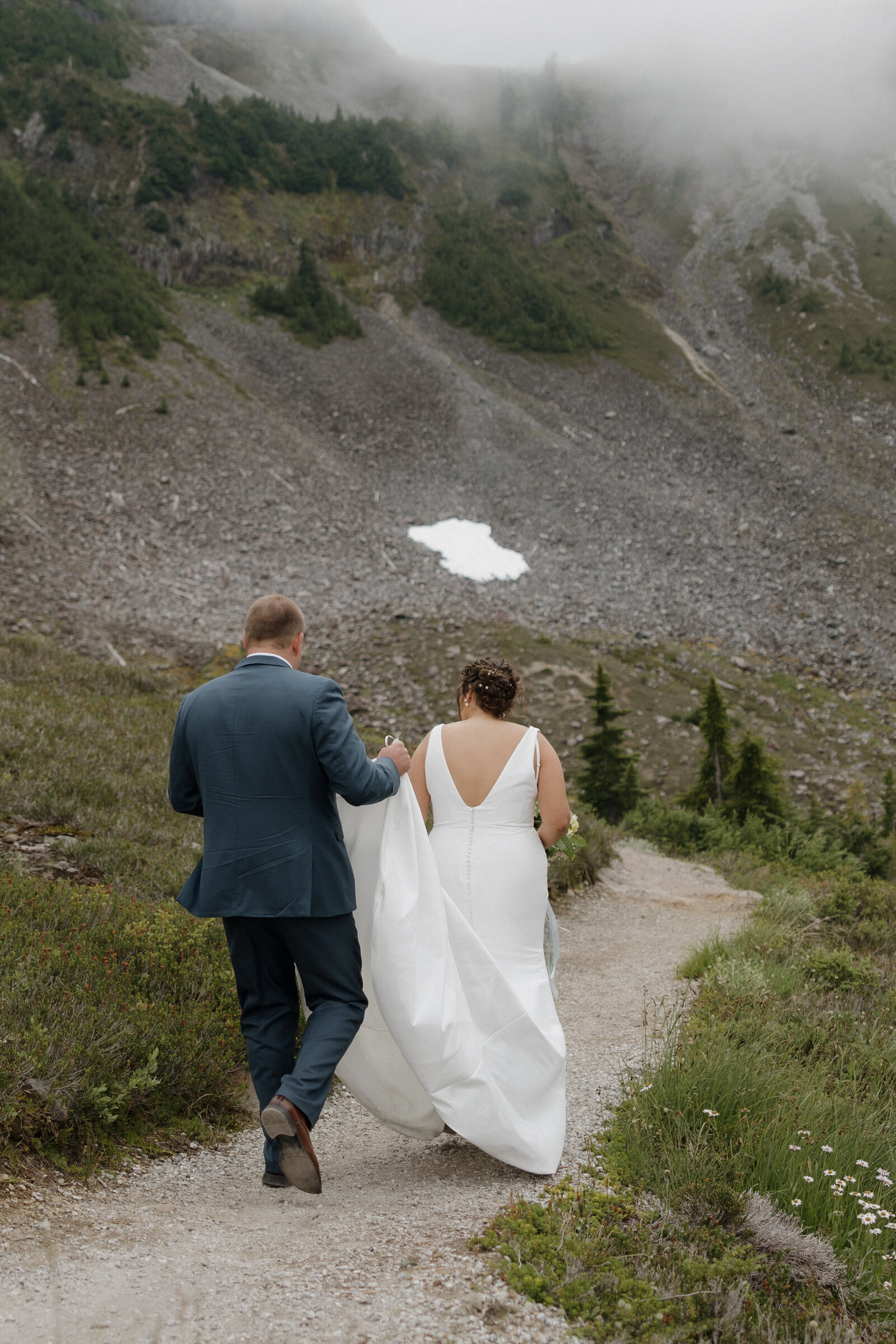 Pacific Northwest Elopement Photographer