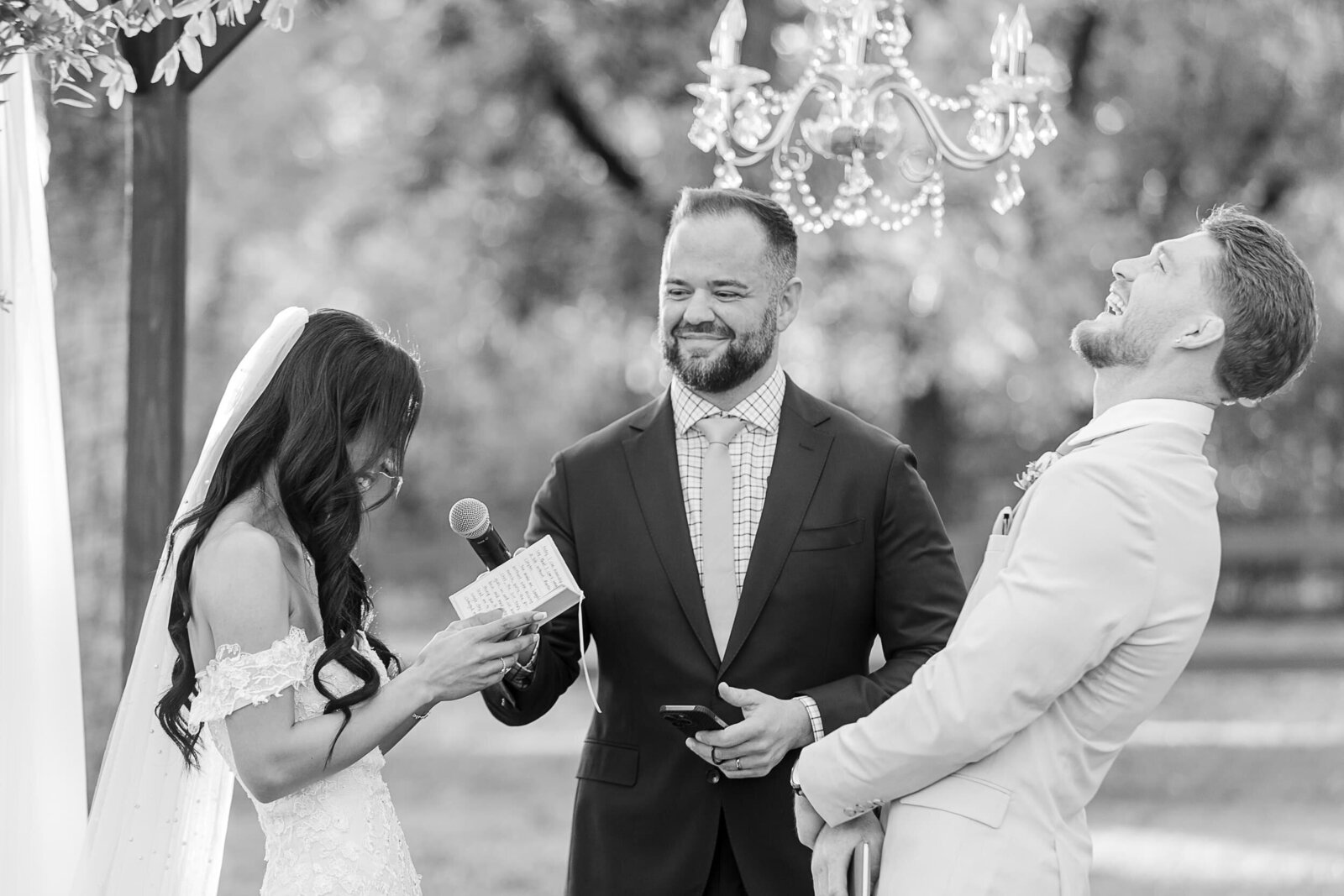 Phoenix-Wedding-Photographer-and-Videographer-Venue-at-the-Grove-ClaWed-1460