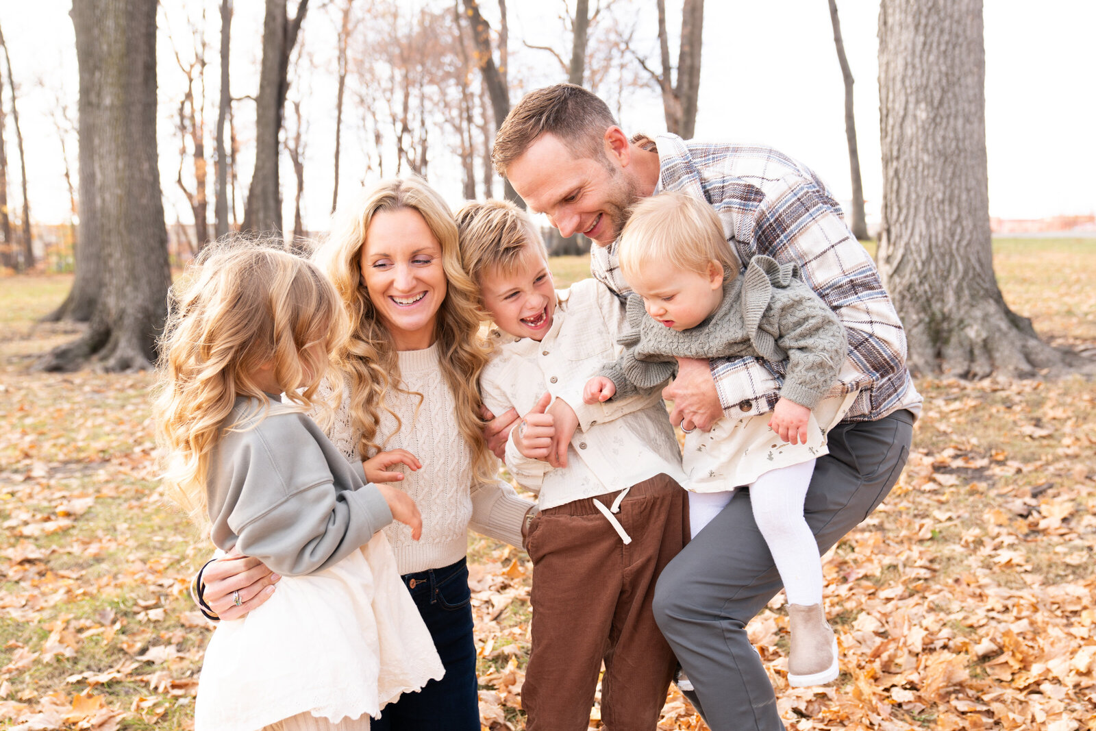 Outdoor fall family photos