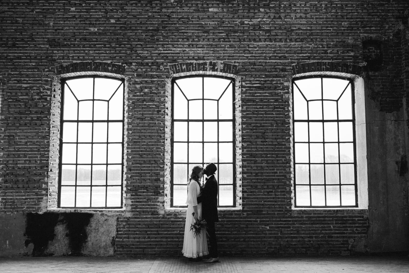 Trouwfotograaf Groningen gezocht? Iris Antonides Fotografie is jullie fotograaf in regio Groningen, Drenthe en Friesland, als je houdt van lichte, warme foto's op een ongedwongen, persoonlijke manier.