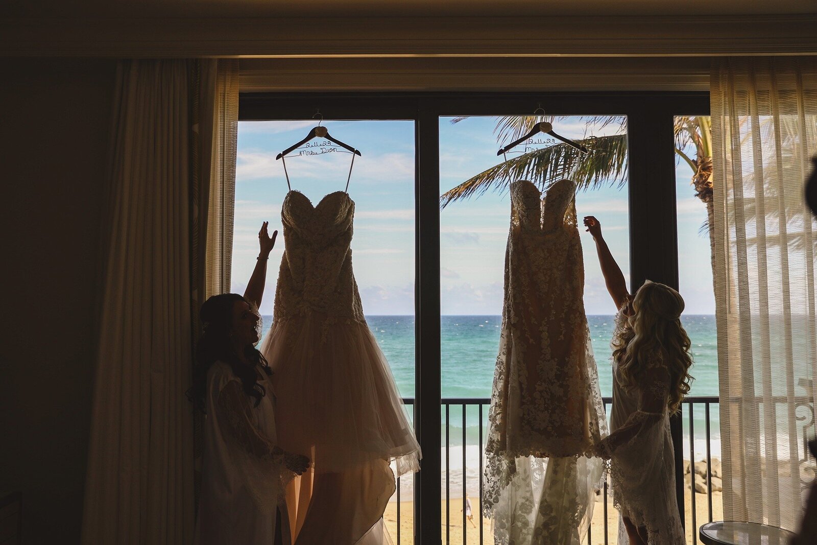 brides-getting-ready-the-breakers-1
