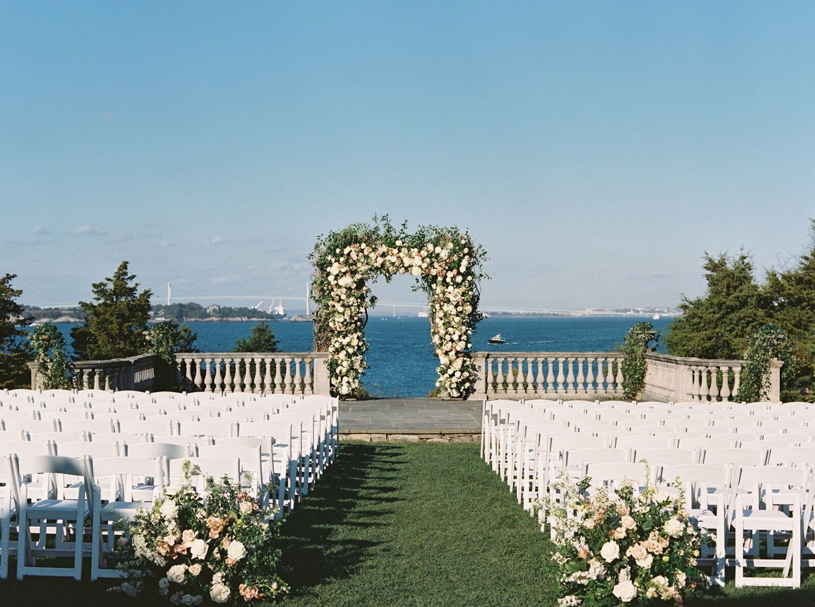 leila-james-events-newport-rhode-island-luxury-wedding-planner-castle-hill-inn-venue-jillian-knight-wedding-photographer-5.Ceremony-3 copy