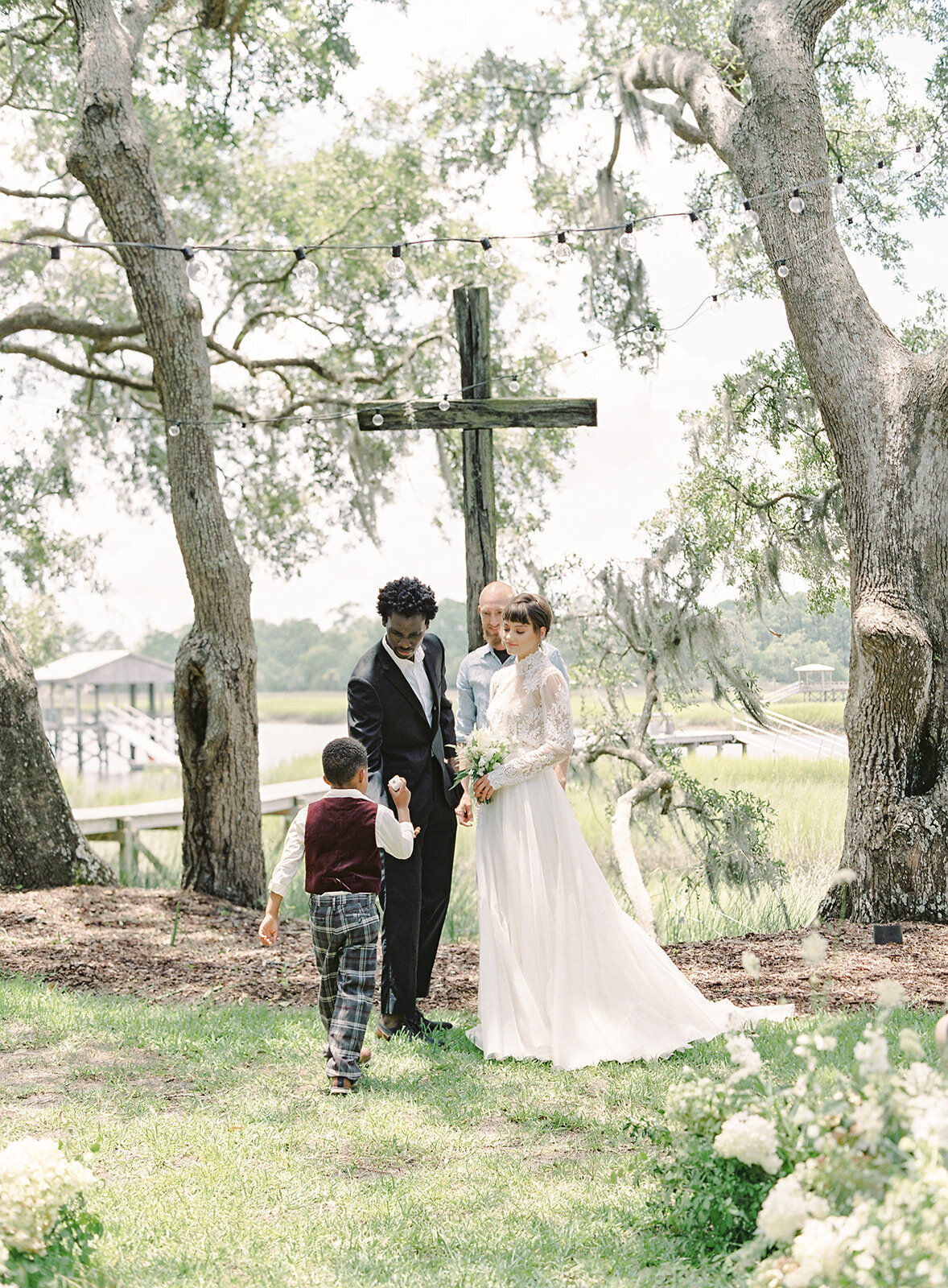 Intimate wedding in Charleston photographed by wedding photographers in Charleston Amy Mulder Photography