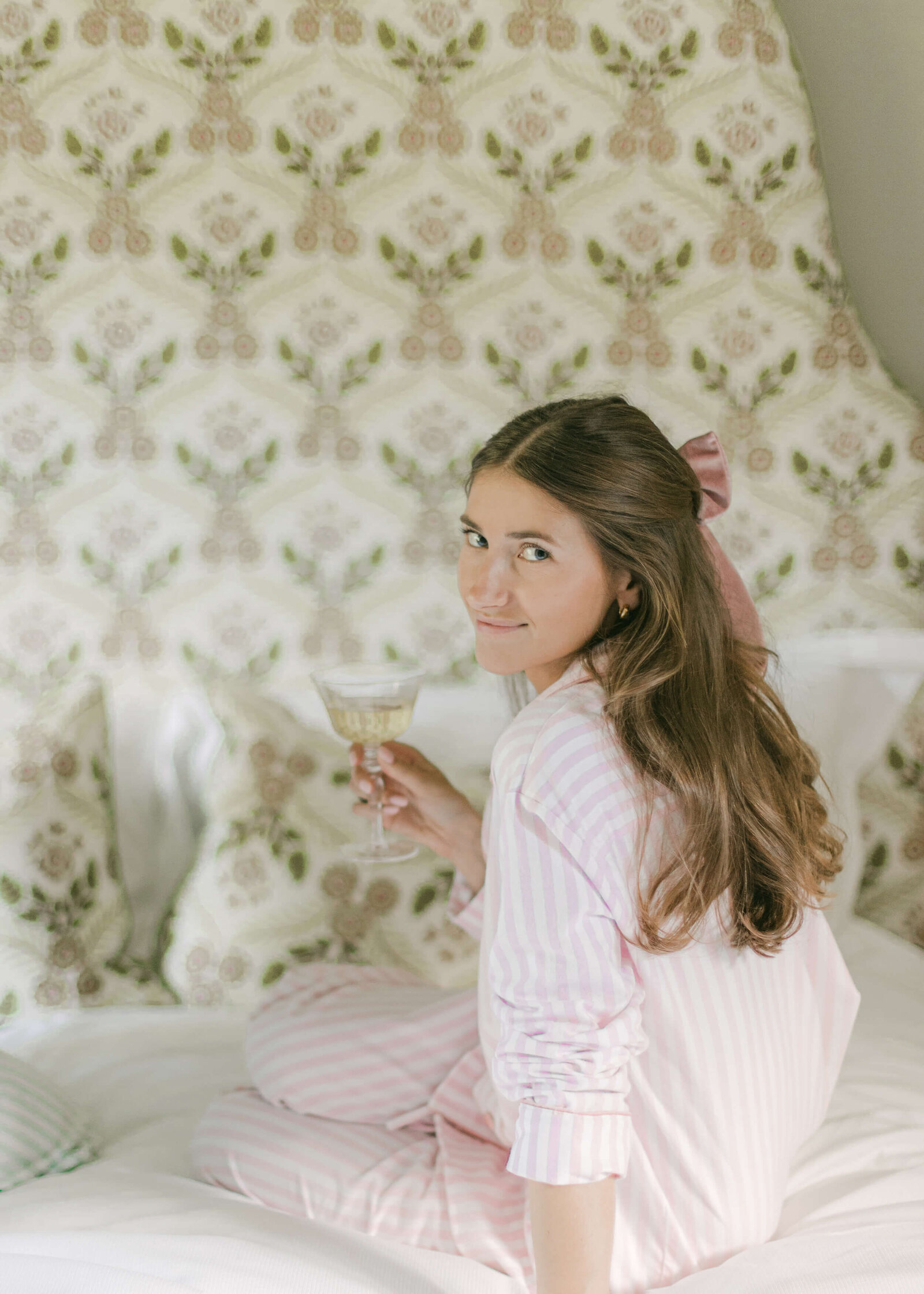 chloe-winstanley-fashion-editorial-clementineandmint-pink-striped-pyjamas-bow