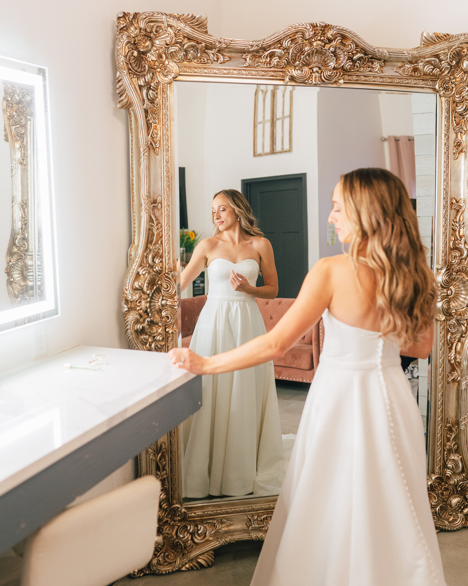 Saenz The Farmhouse KC Event Venue Wedding61