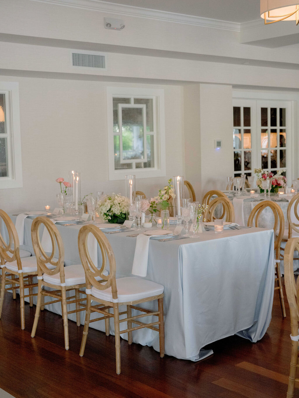 53Kate Campbell Floral The Oaks waterfront summer wedding by Julie Livingston photo