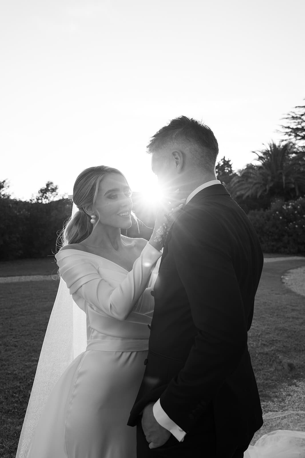 Bride-and-groom-in-chateau-gardens