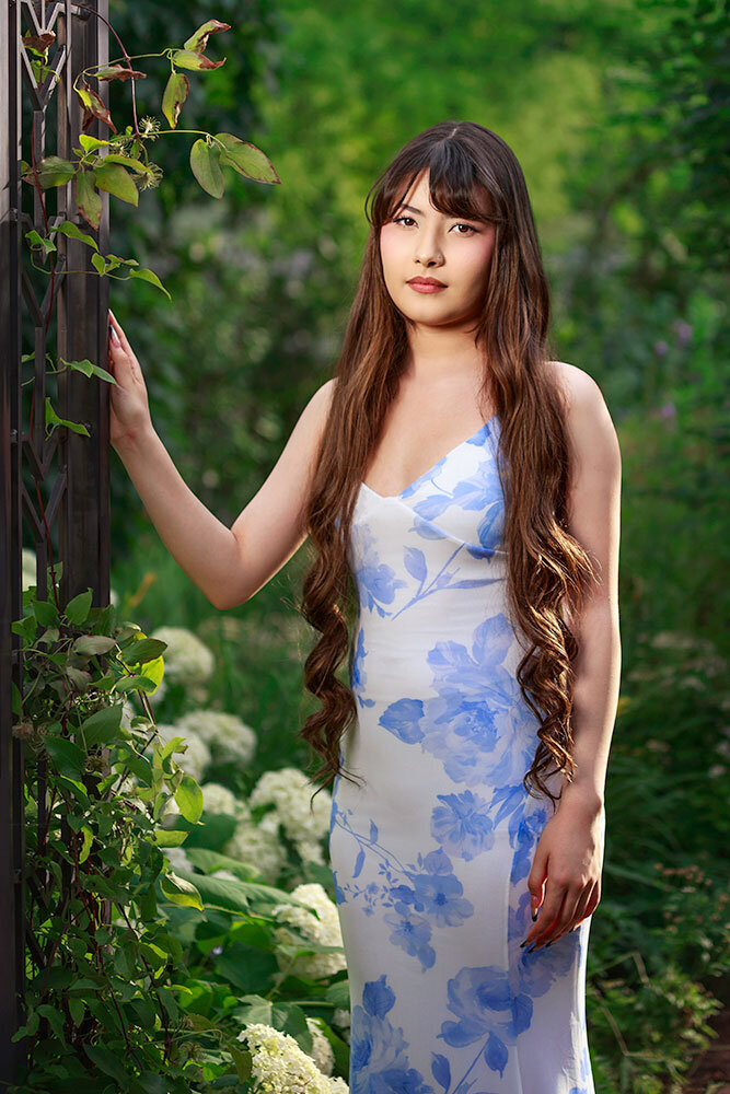timeless-elegant-dreamy-look-senior-girl-denver-botanic-gardens-blue-flower-dress-arbor-white-hydrangea