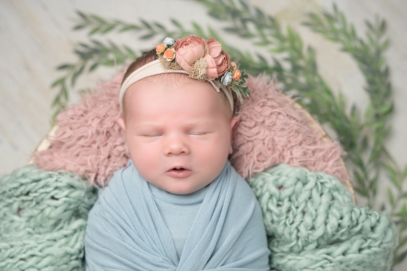 Sophia's Newborn Photos-March 2021-25_PS_Stomped