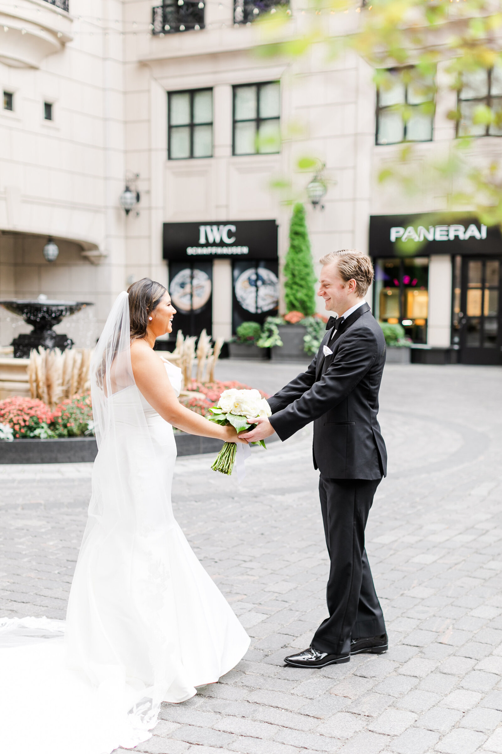 25_first_look_of_bride_and_groom_waldorf_estoria-hotel_chicago_illinois