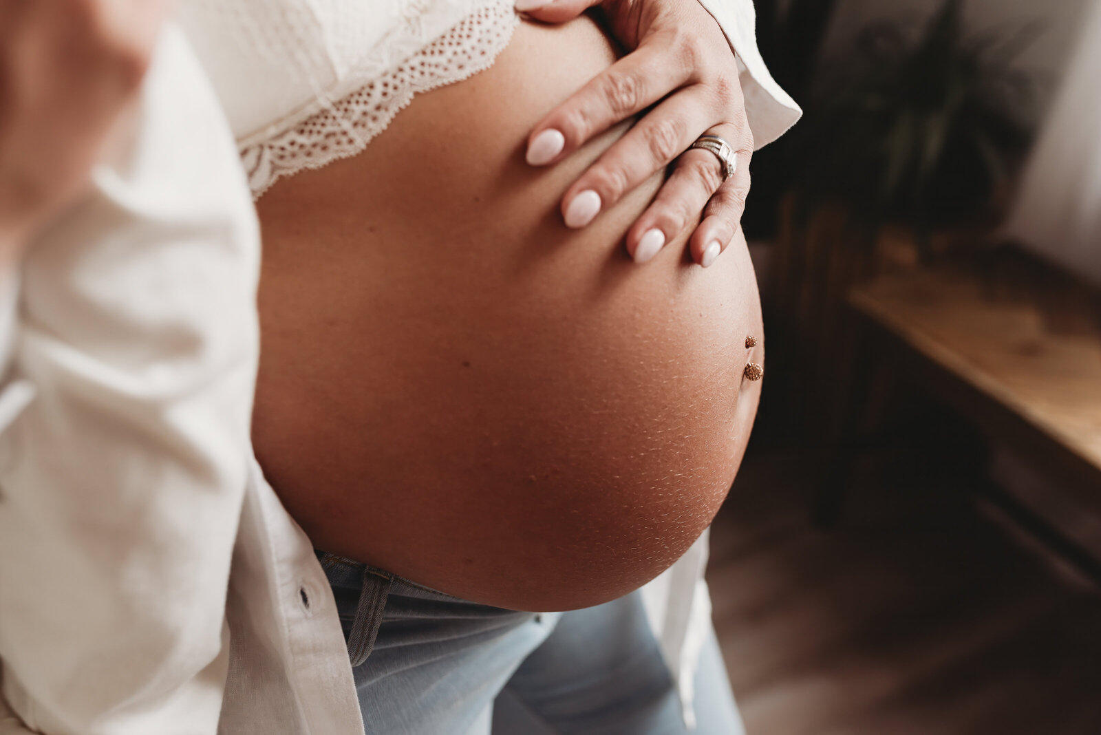 vaira-maternity-bismarck-studio-8209