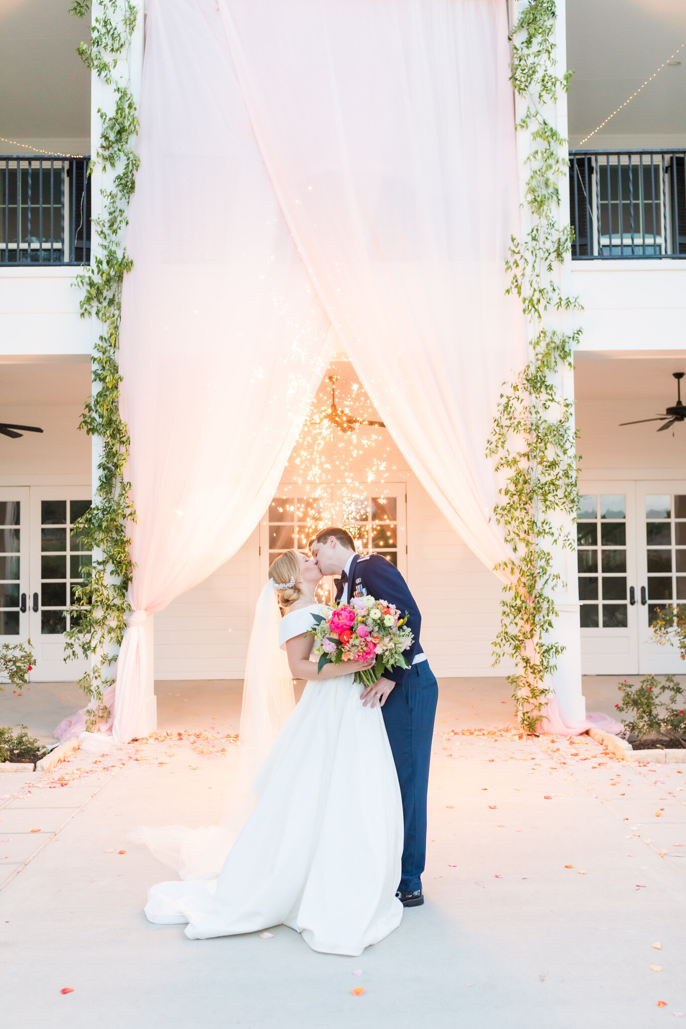 Kendall-Point-Texas-Wedding-Venue-Dawn-Elizabeth-Studios-99