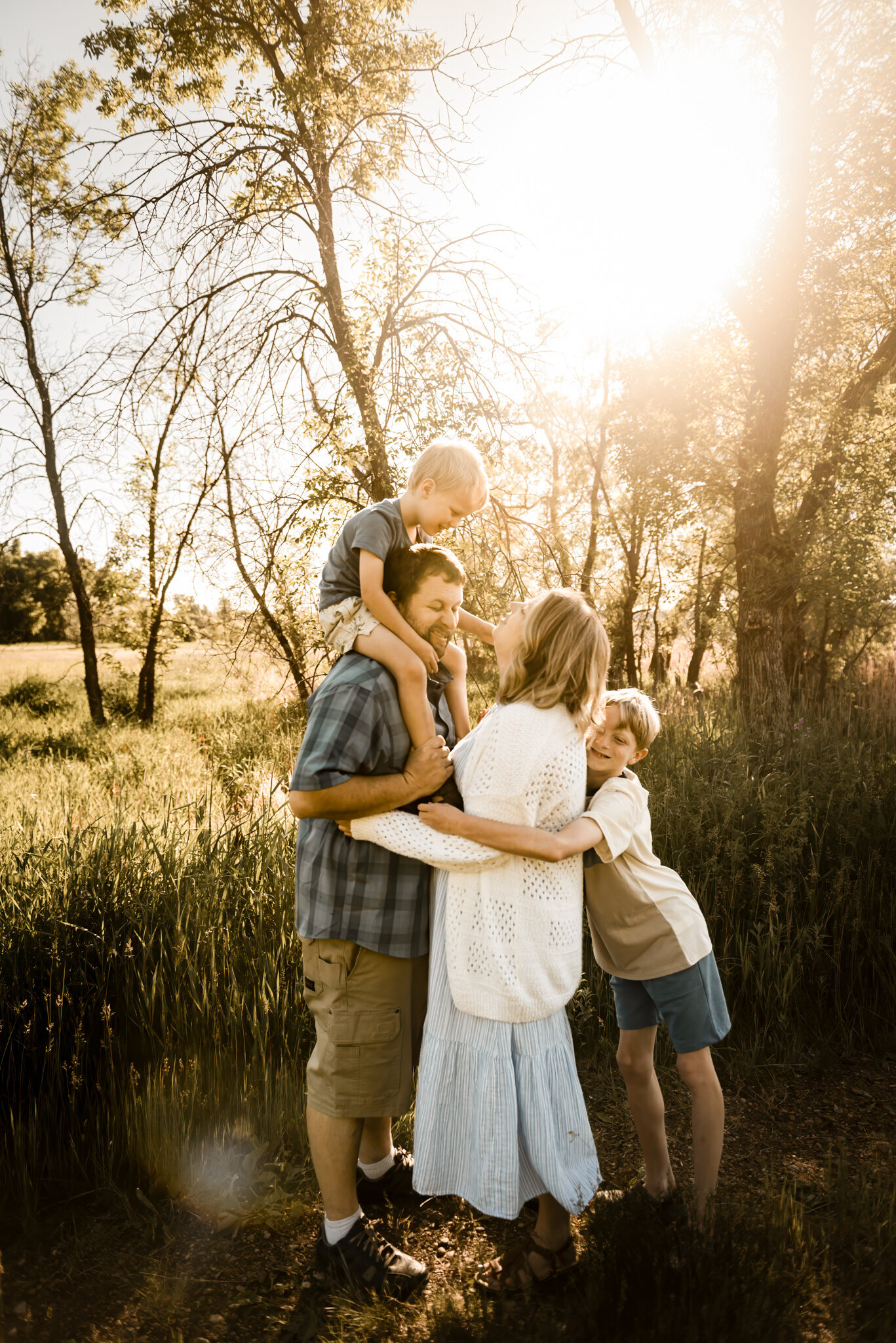 Goff-bismarck-family-outdoors-30