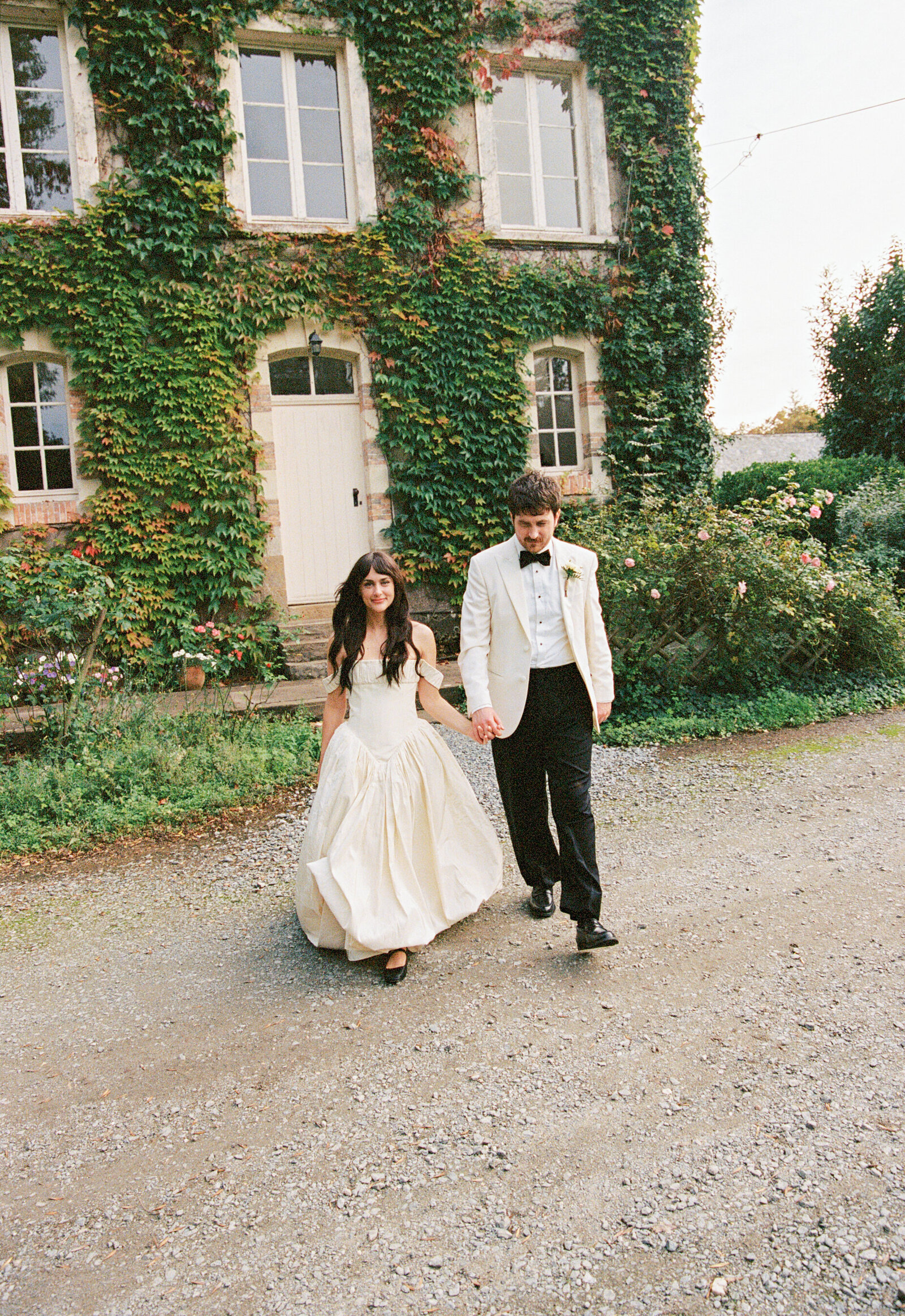 Film-Wedding-Photographer-Zara-Staples-Weddings397