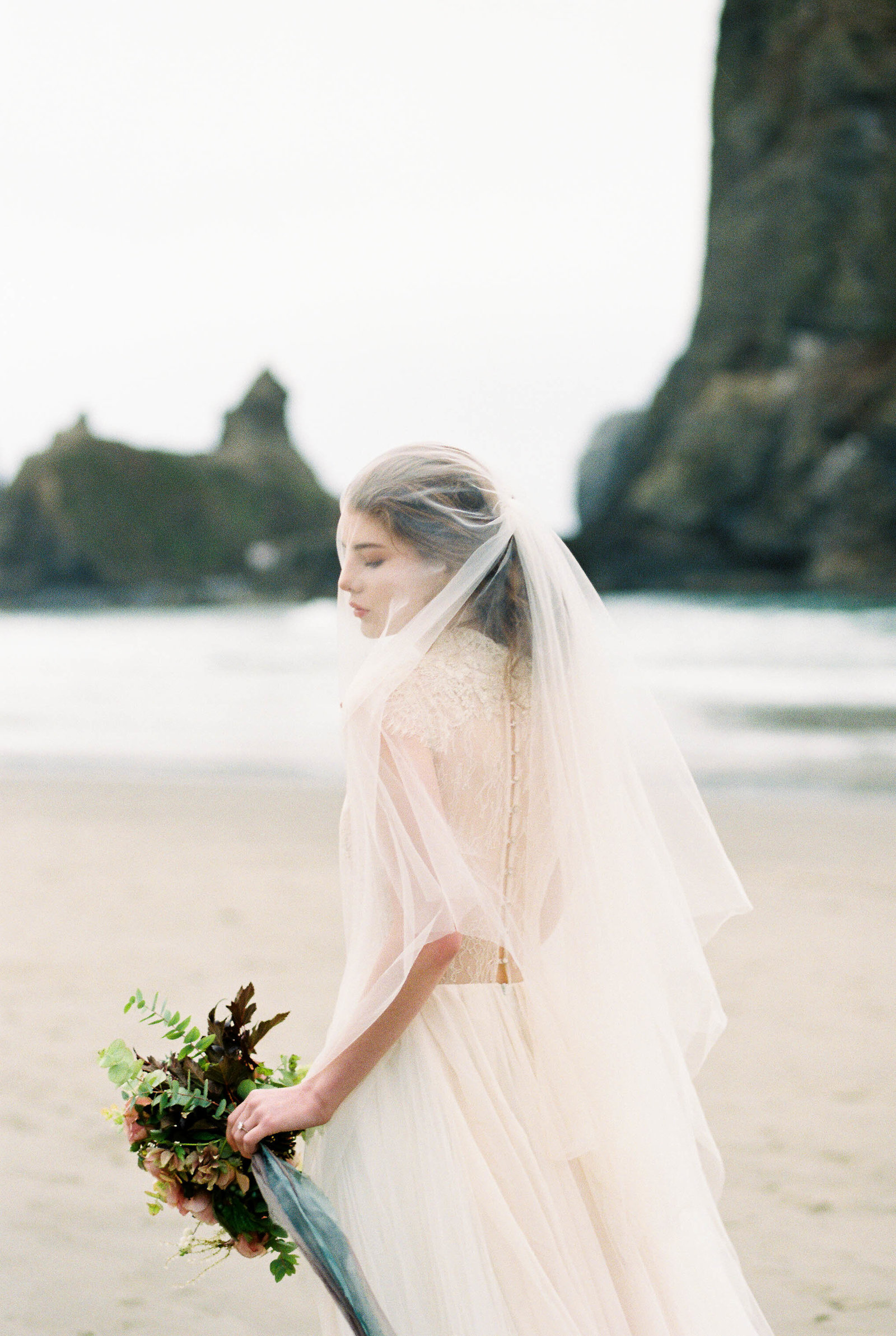 Cannon-Beach-Bridal-Editorial-Georgia-Ruth-Photography-15