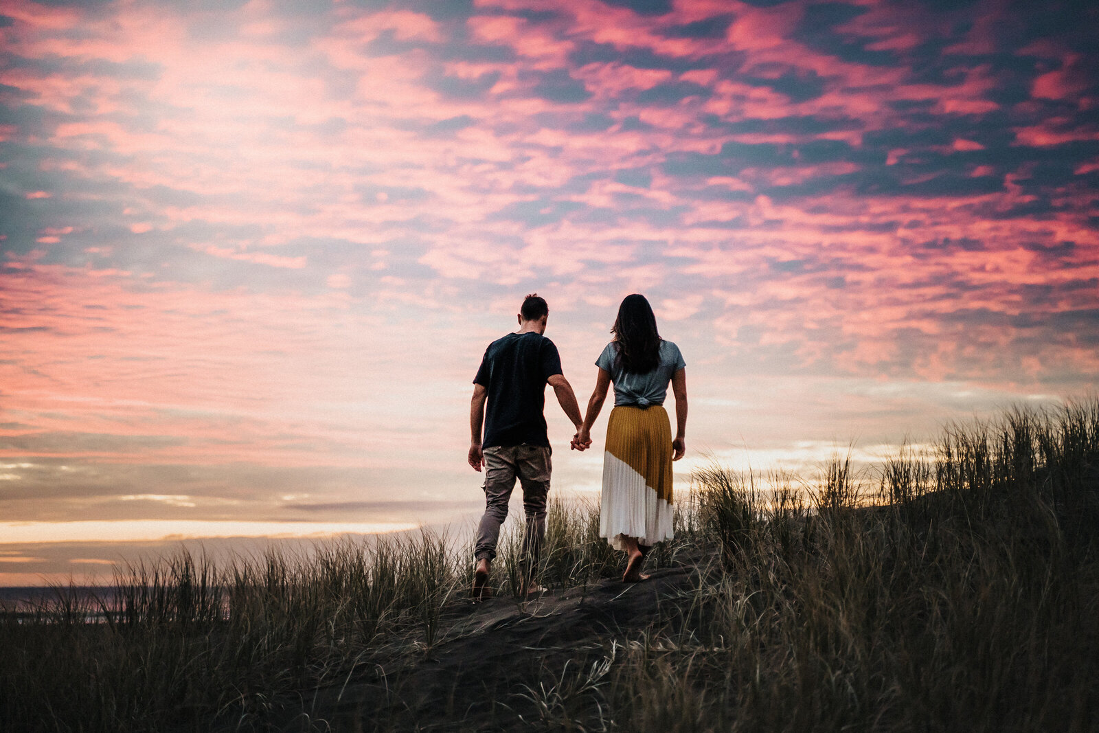 Mount-photographer-couple-beach-romantic-32-2