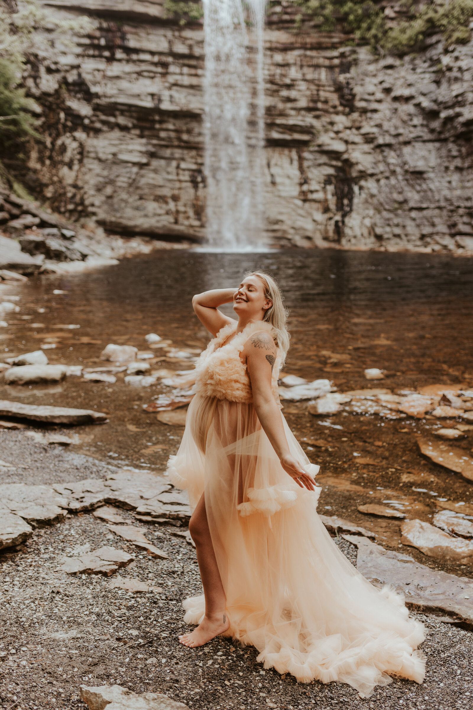 Maternity-photoshoot-minnewaska-ny-love-to-lems-photography (18)