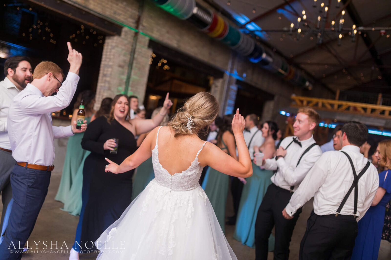 Wedding-at-The-Factory-on-Barclay-in-Milwaukee-1174