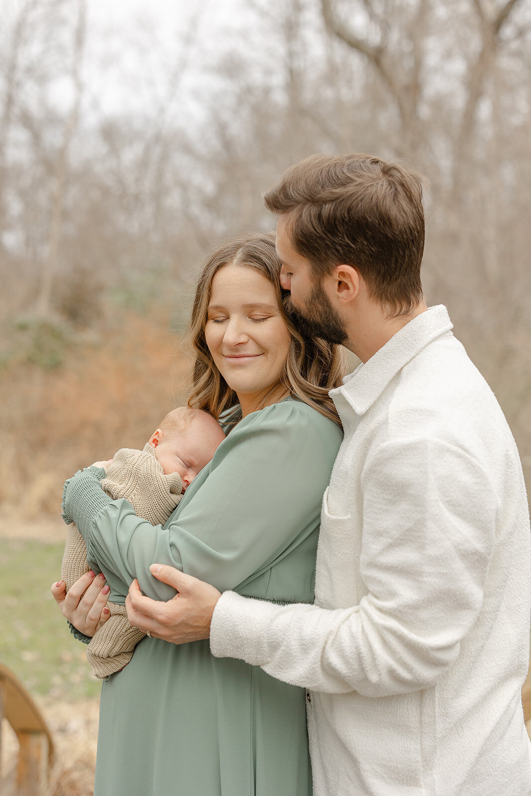 outdoor newborn photo in Arlington, VA