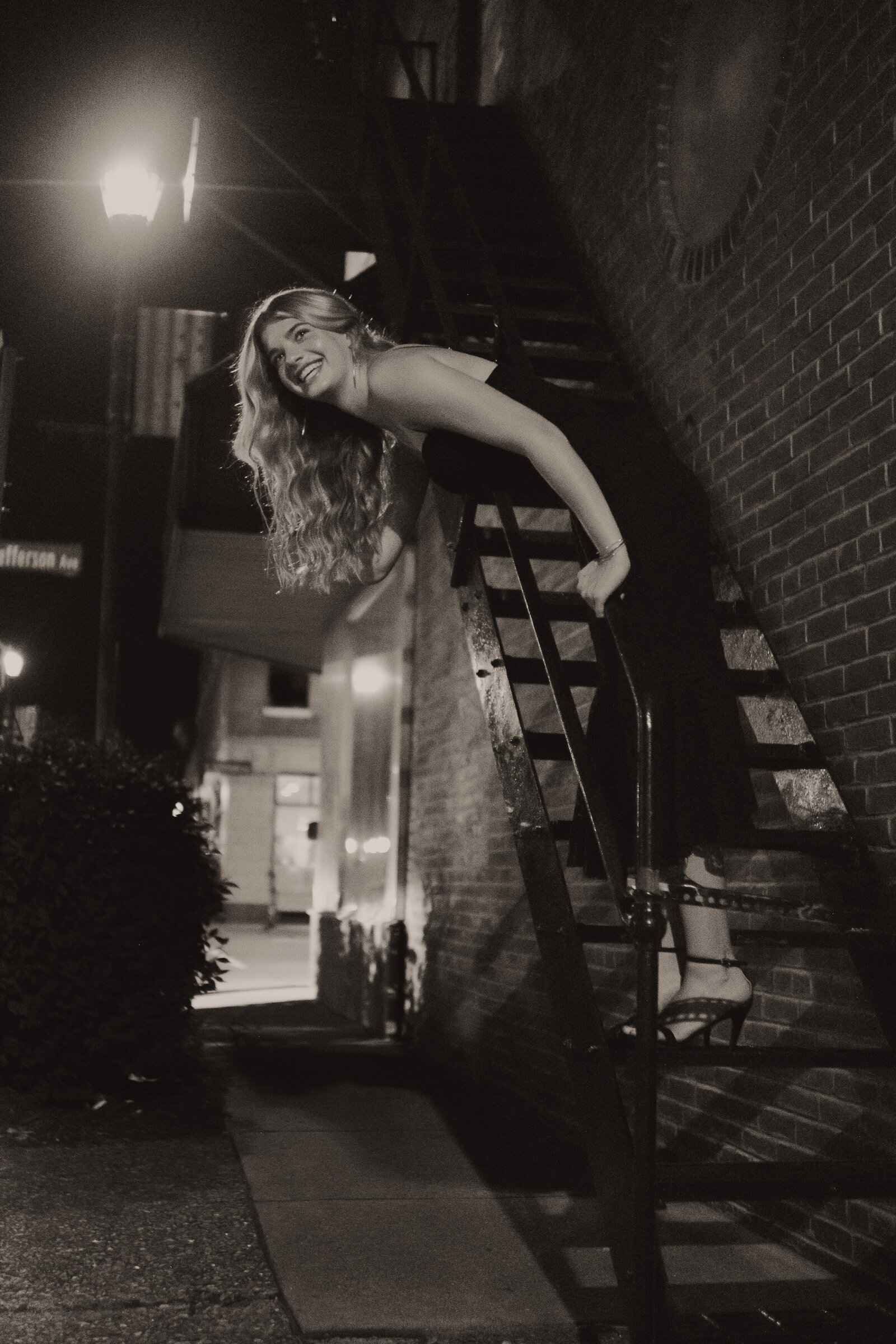 senior-photos-effingham-illinois-city-night-friends-08