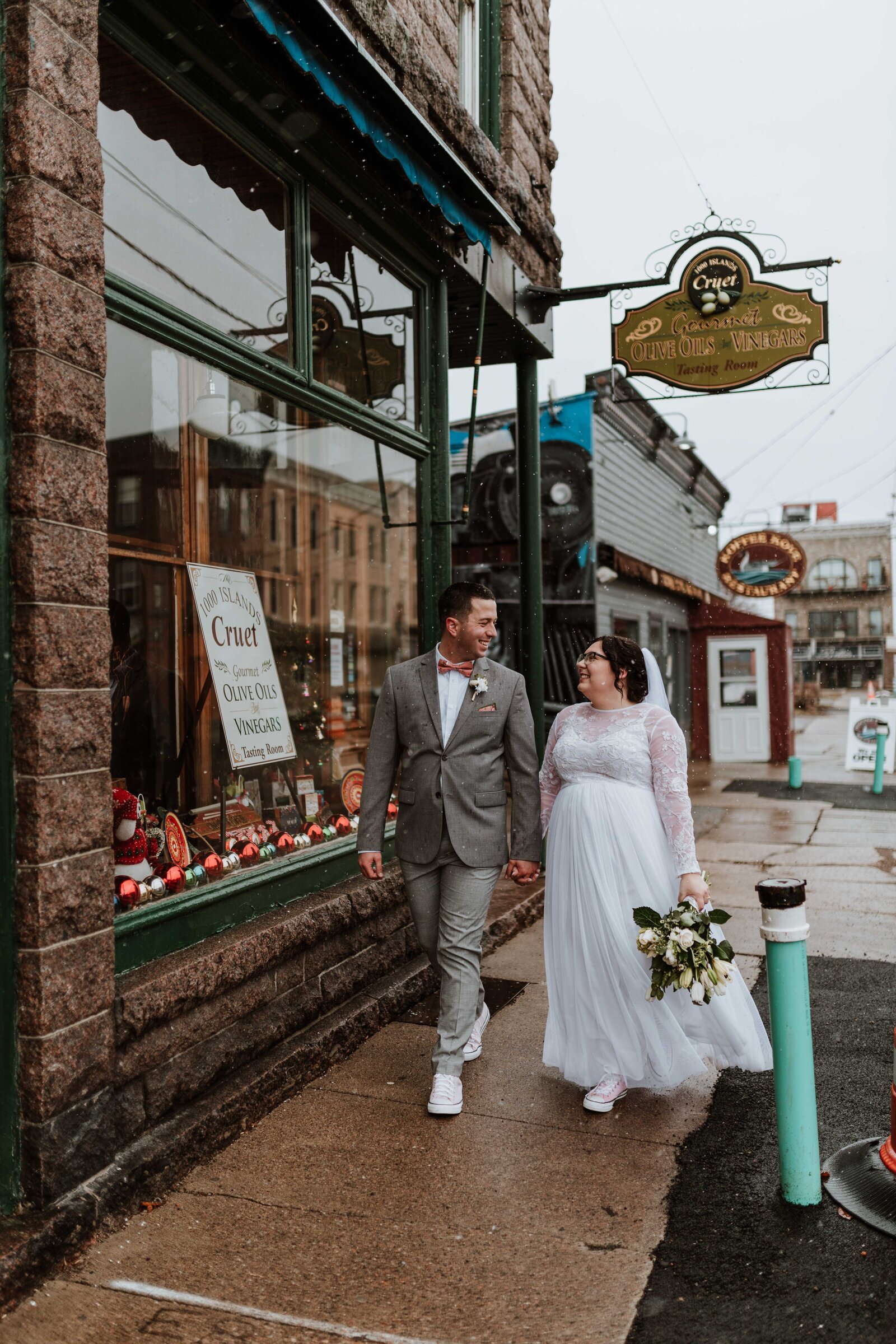 Eloping couple in Clayton, NY in the winter