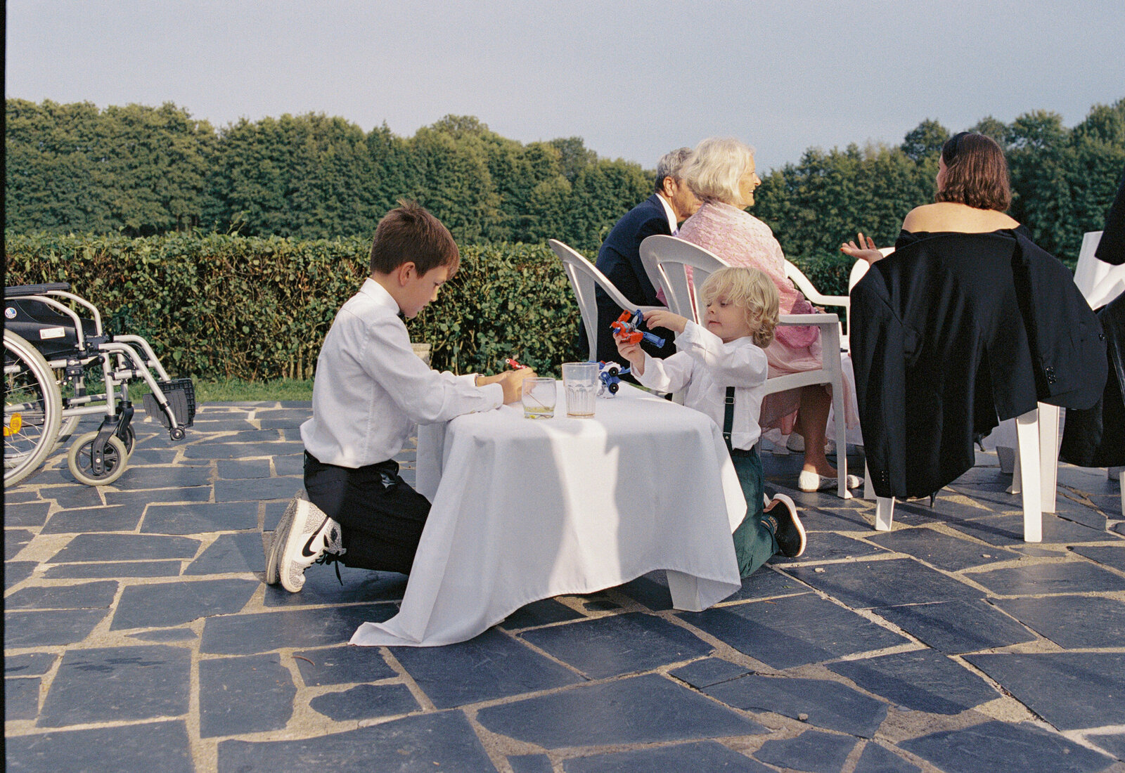 Film-Wedding-Photographer-Zara-Staples-Weddings332