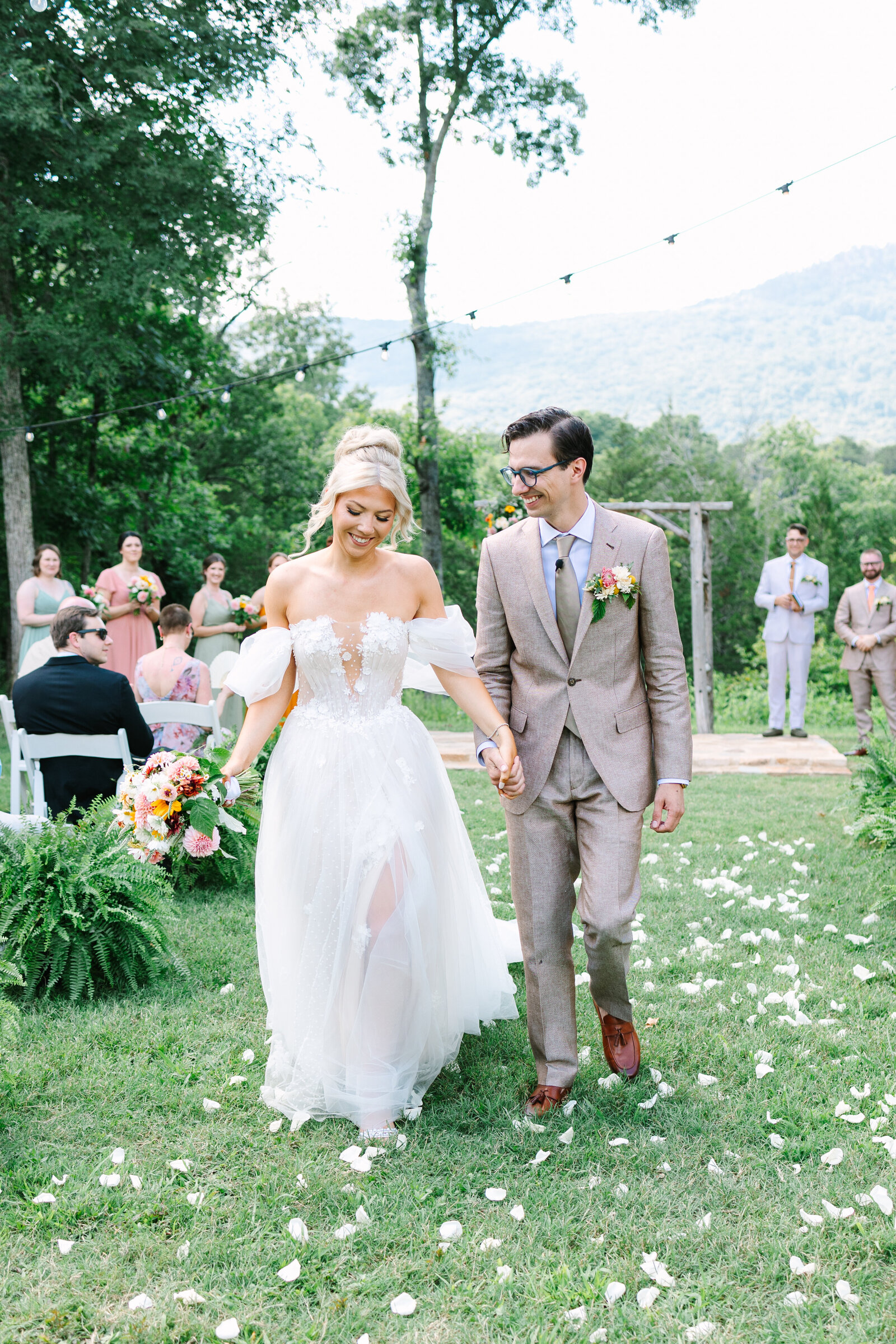 Summer-Wedding-Ridge-Rose-Venue-Chickamauga-Georgia-Willow-And-Rove-13