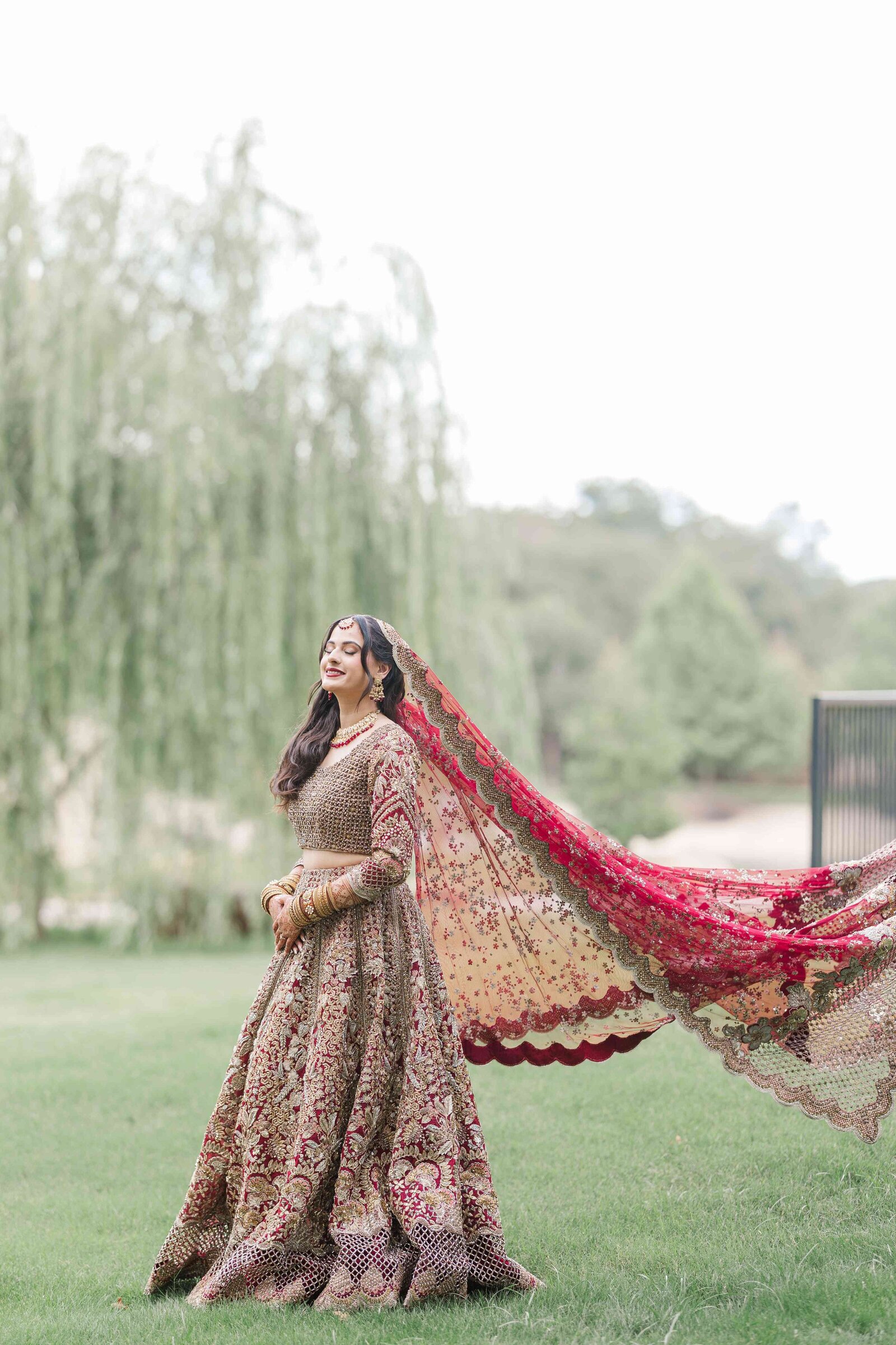 Solo-bride-photoshoot-outdoor