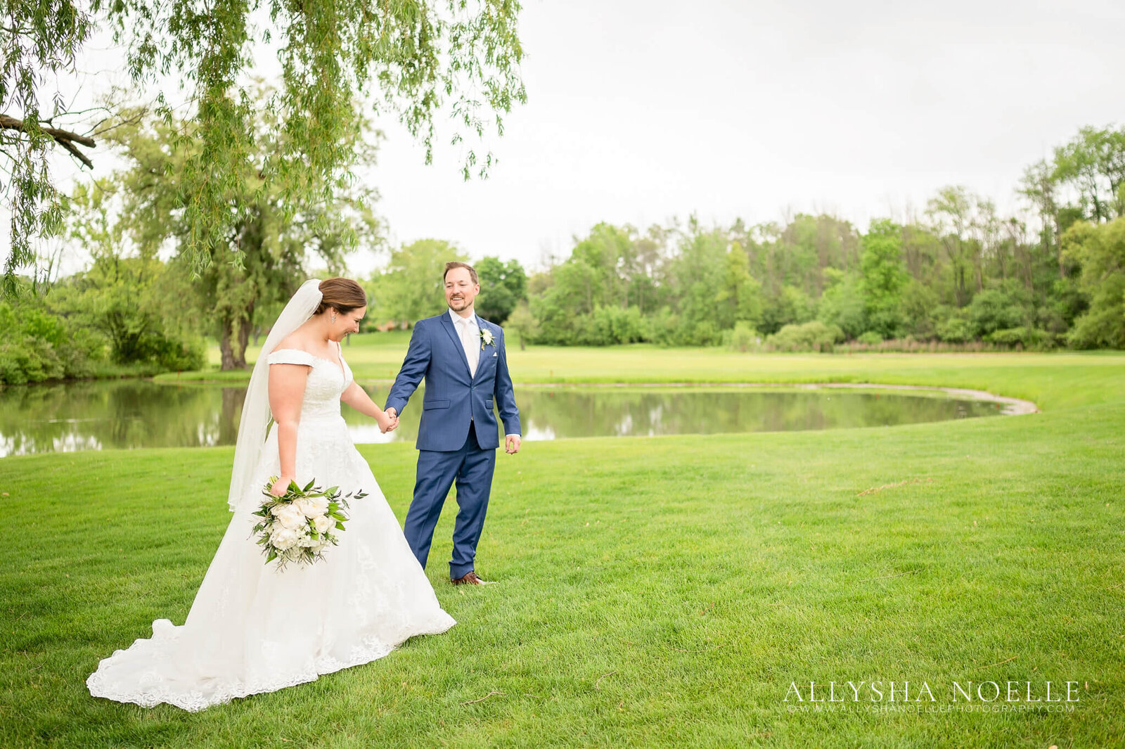 Wedding-at-River-Club-of-Mequon-434