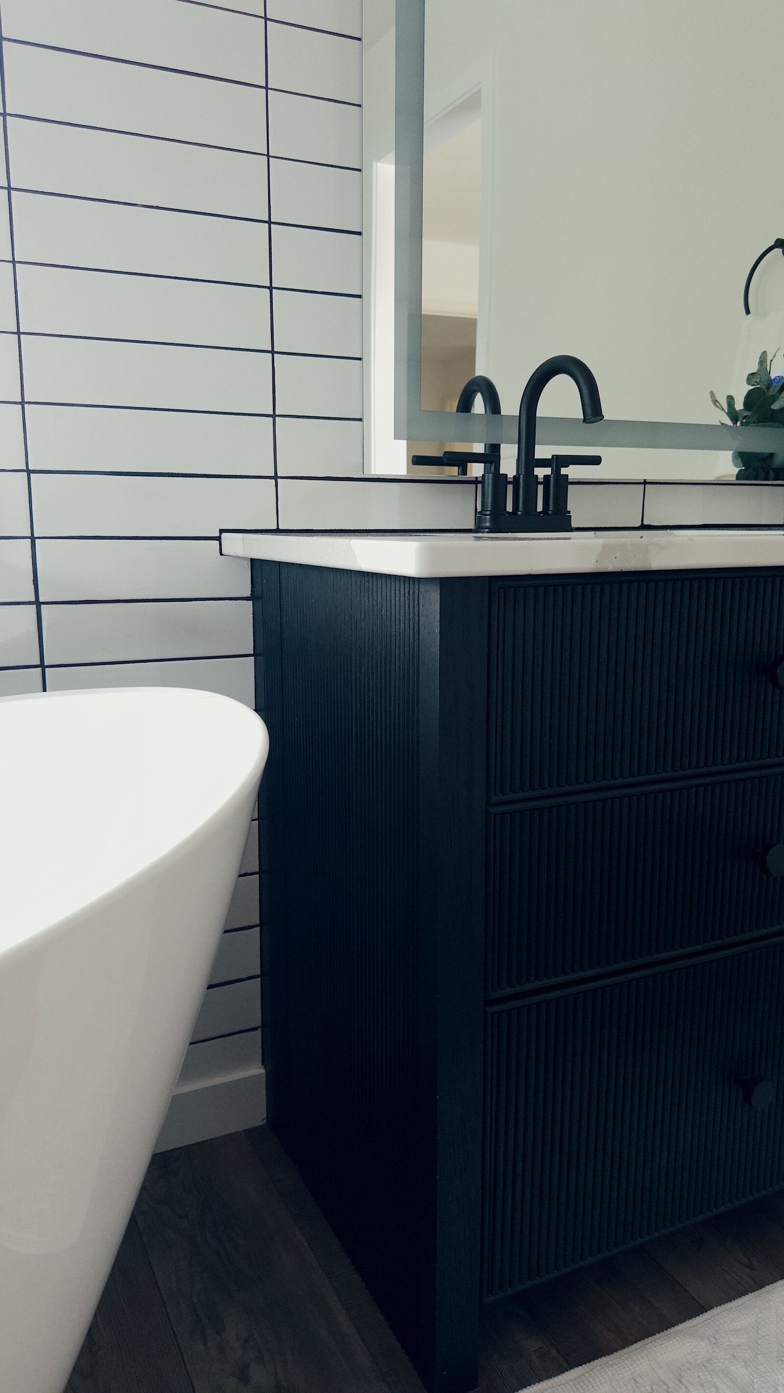 beaded-black-stain-vanities-22