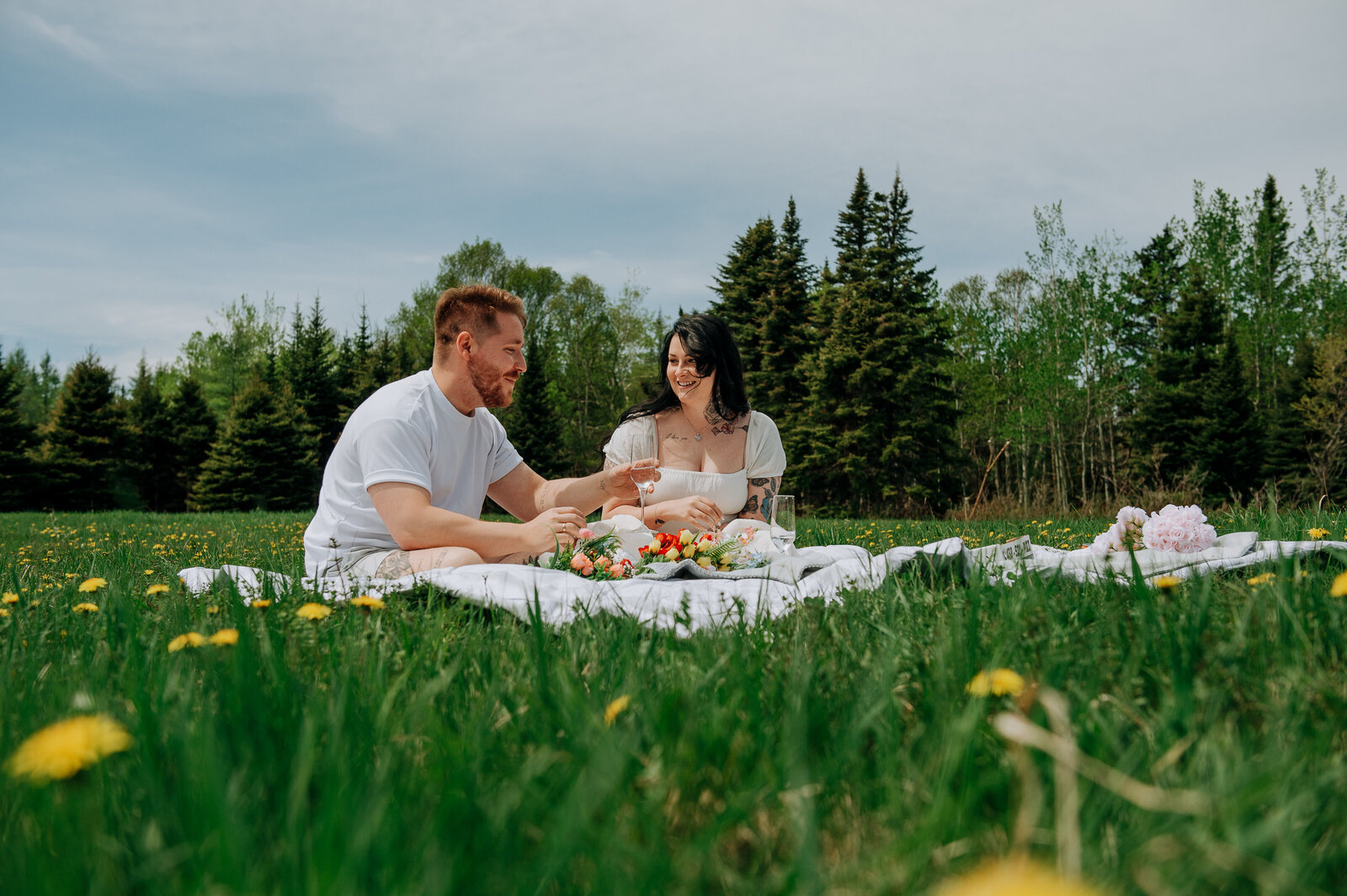 love-is-nord-mariage-intime-ile-verte-elopement-0002