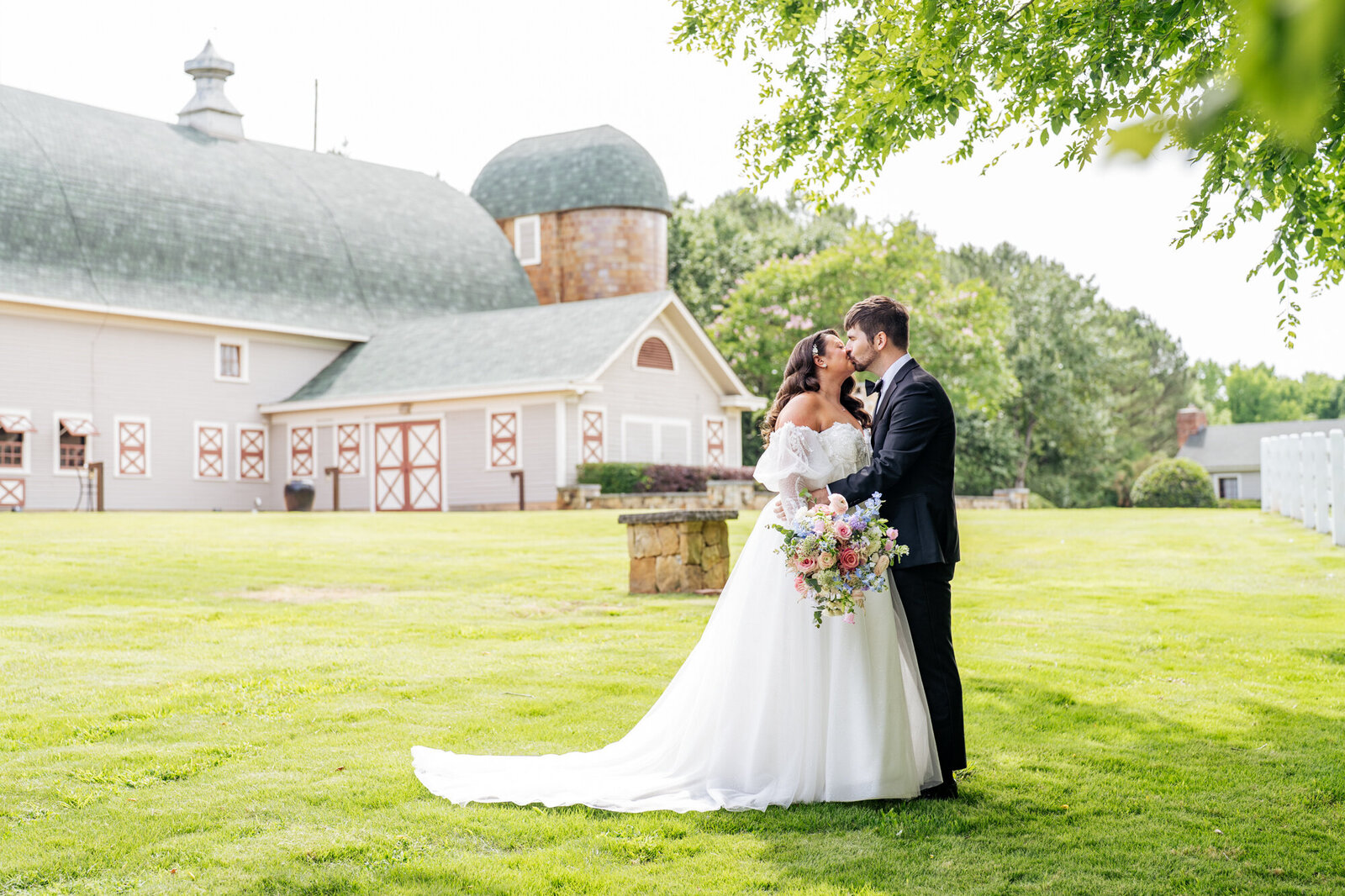 Historic-Wakefield-Barn-Wedding-Spring-Raleigh-NC-MNP-36