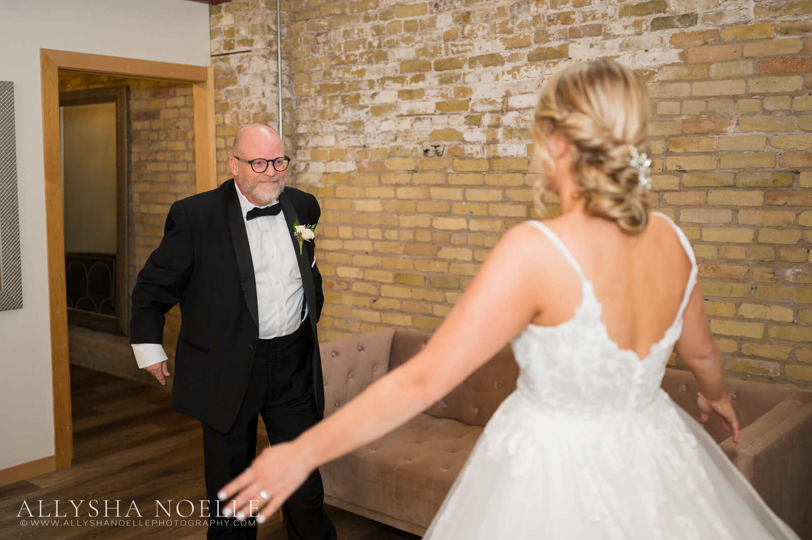 Wedding-at-The-Factory-on-Barclay-in-Milwaukee-0125
