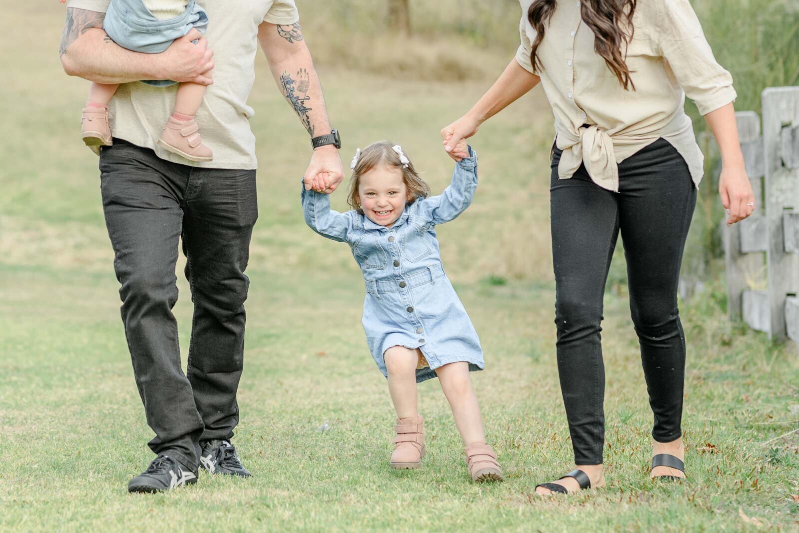 SM_Sydney_wedding_photographer_SugarTreePhotography_DaleandEbony_BellaVistaFarm_Engagement_0008