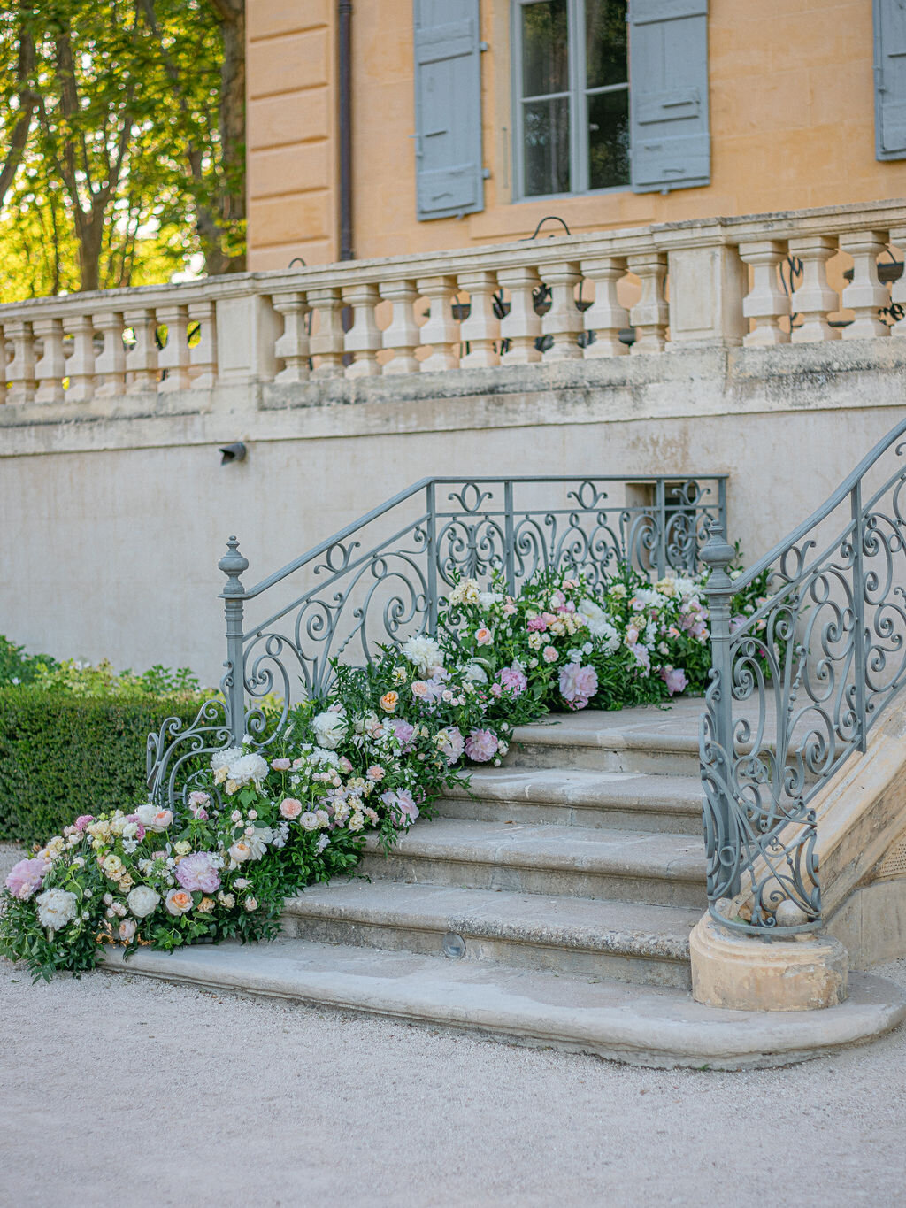floral-decoration-stairs-exterior