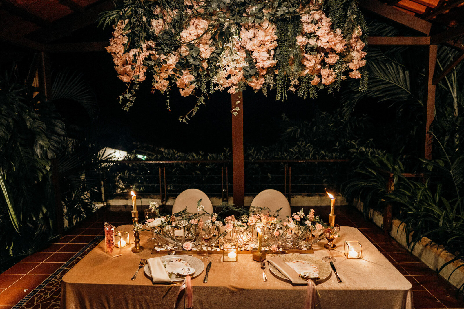wedding reception sweetheart table layout