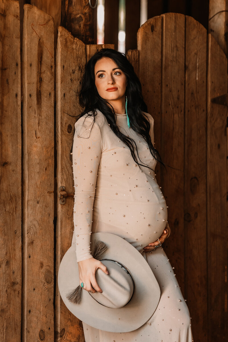 MaternityPhotographer-TaylorsvilleNC-LazeLFarmPhotography26.jpg