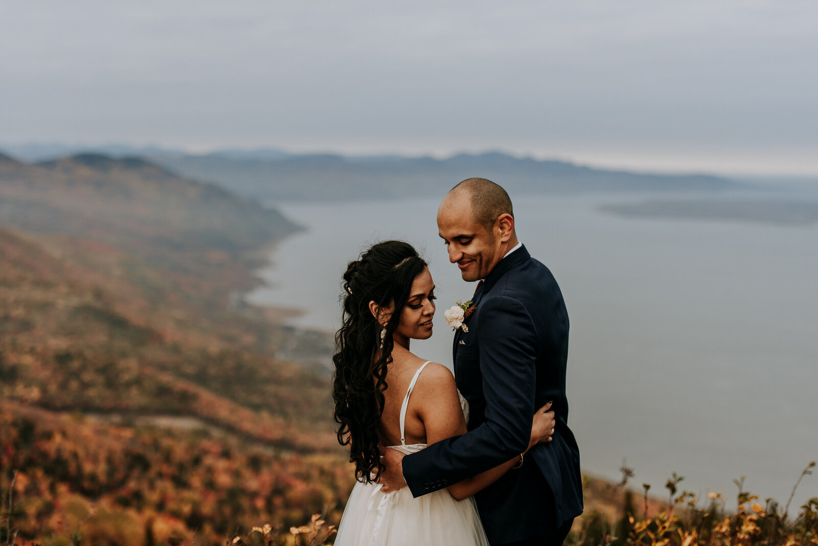 love-is-nord-charlevoix-photographe-mariage-intime-elopement-wedding-0001-9