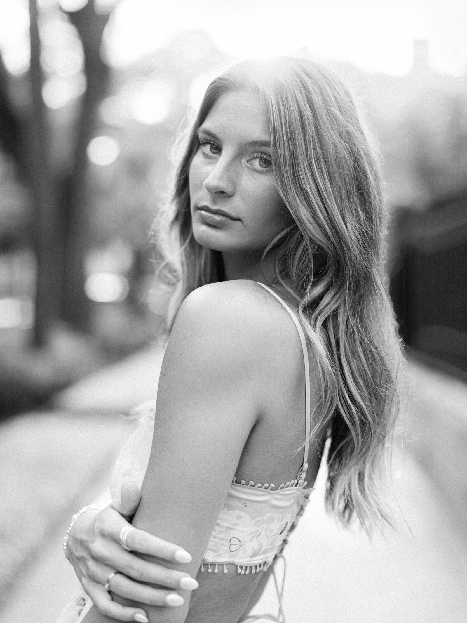 280-torianna-brooke-portraiture-historic-downtown-savannah-senior-session-jadyn