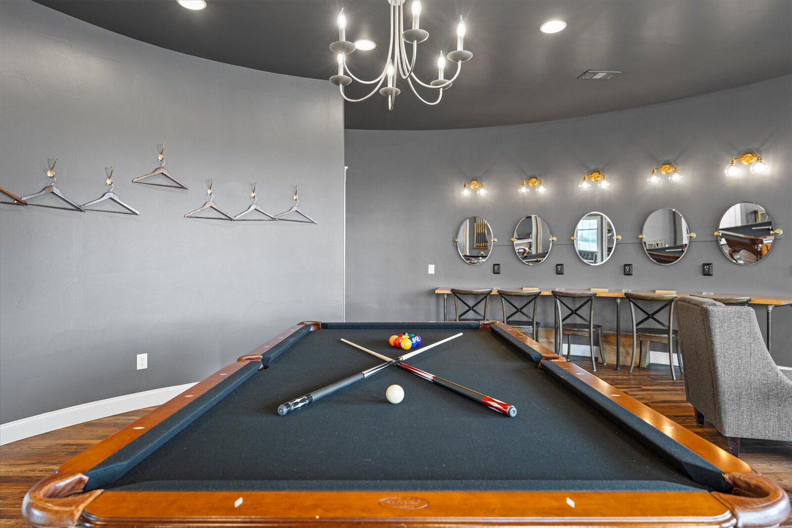 Groom's Room 3