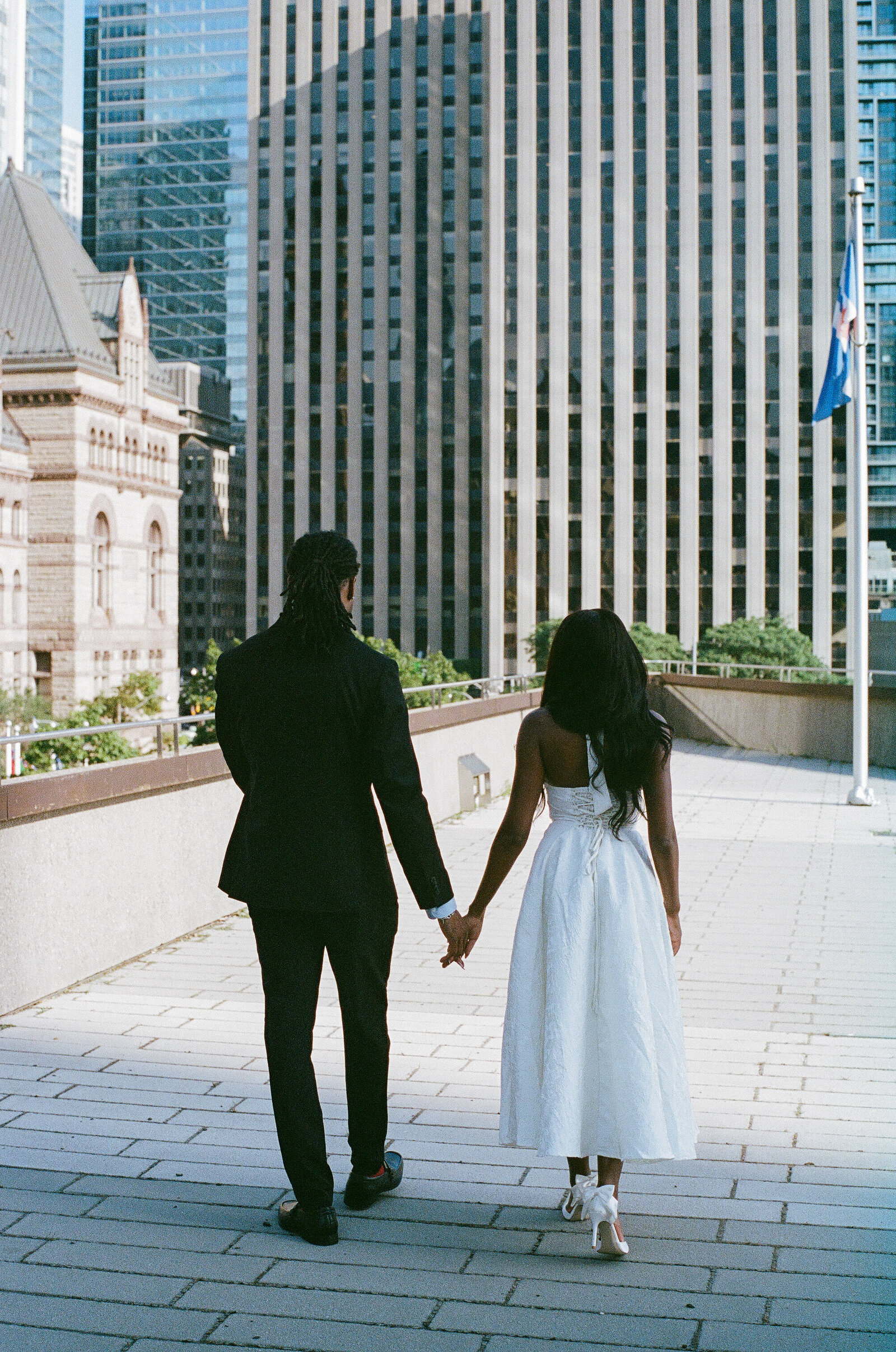 V+ T Toronto City Hall -1