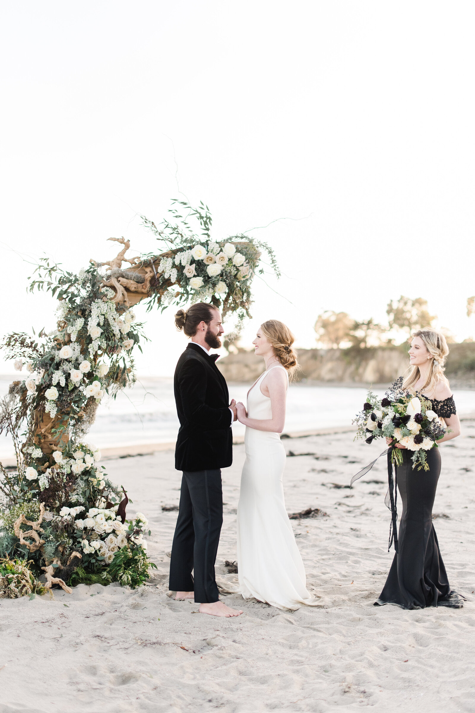 Precious-and-blooming-floral-design-kellye-clifford-Destination I do -Editorial-35