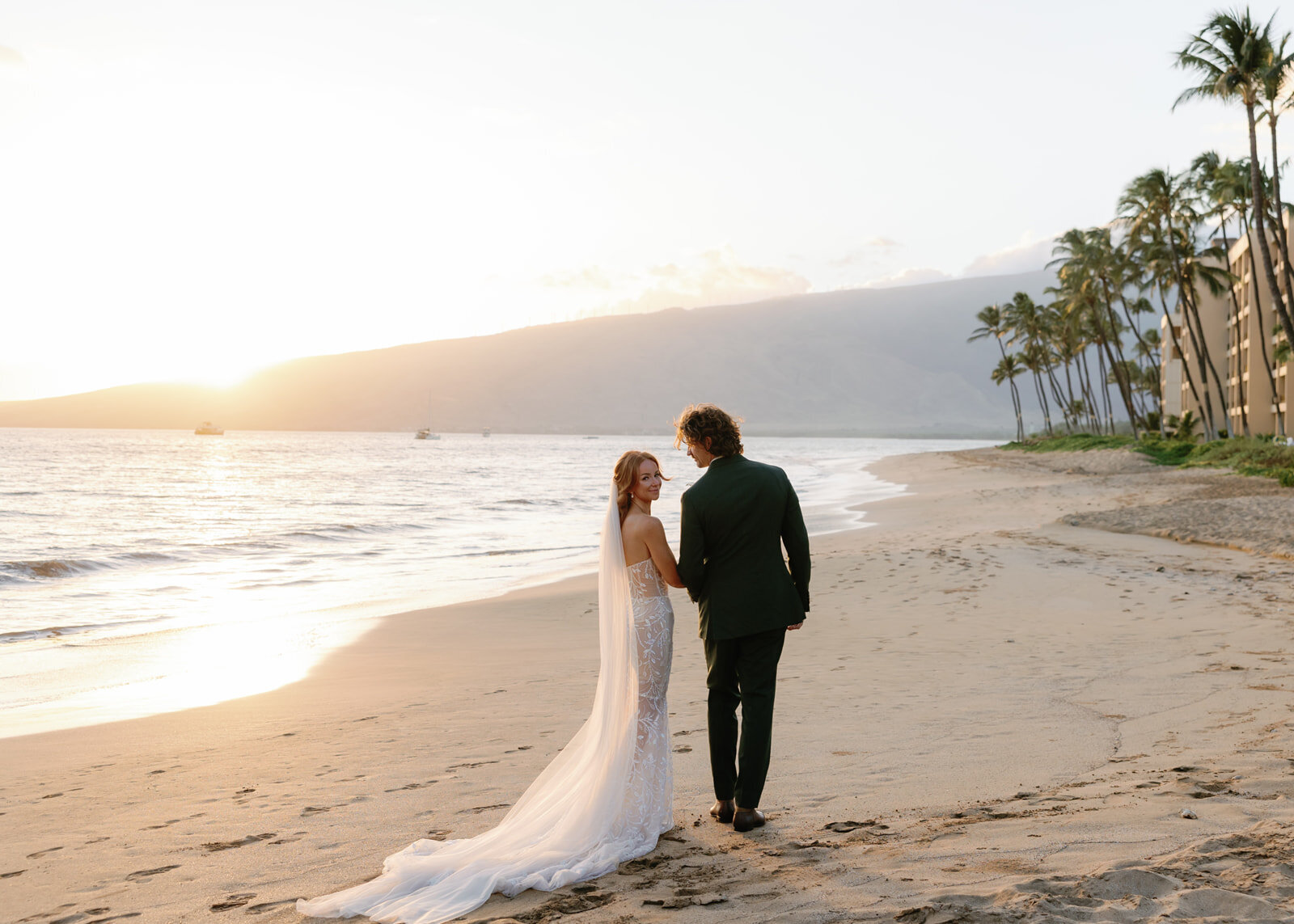 9.12-Sydney-John-Sugar-Beach-Maui-Wedding-784