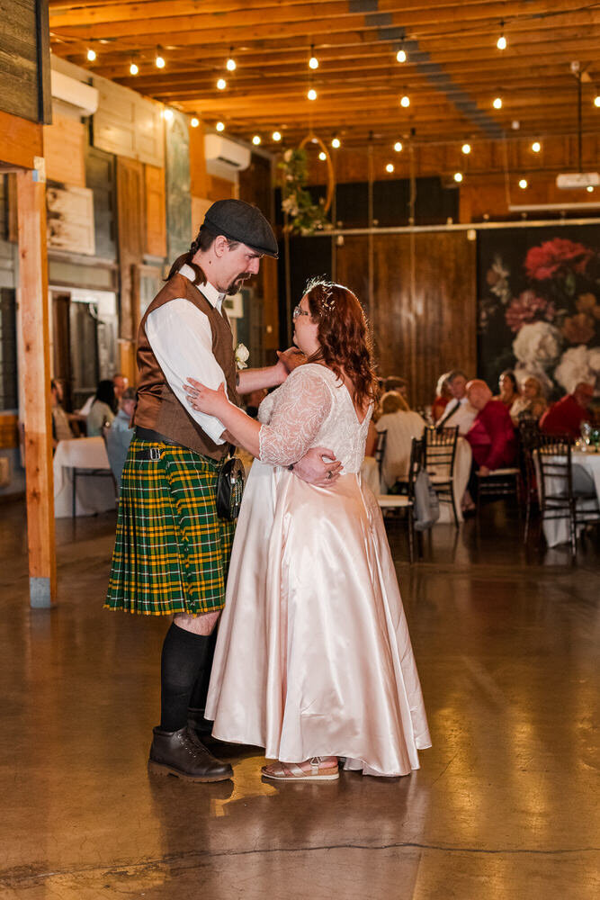 Kartchner-Caverns-Wedding-Old-Door-Shop-Reception-Christy-Hunter-Photography_038